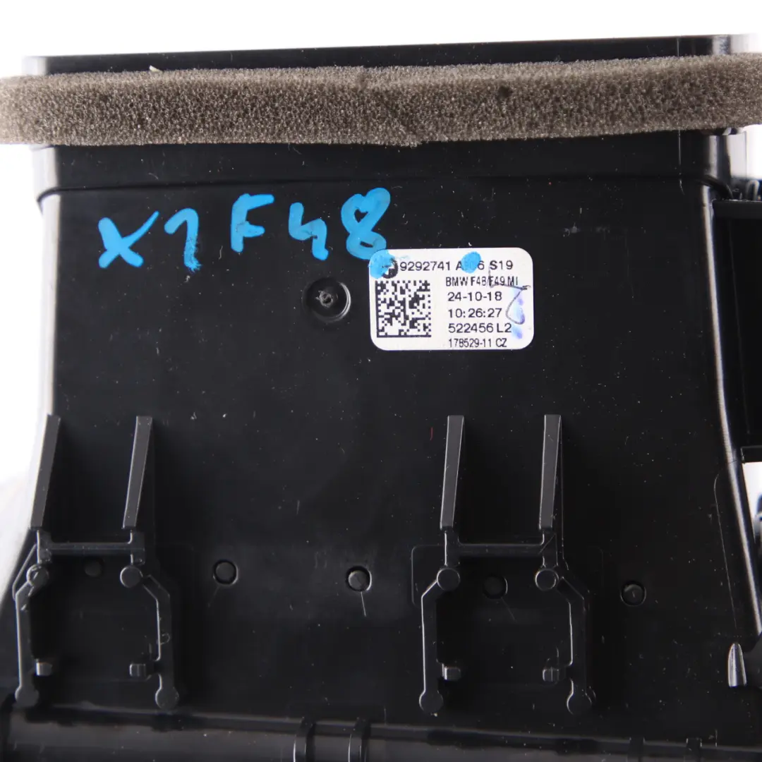 Rejilla Ventilación Aire Fresco Embellecedor Central Salpicadero para BMW F48 F39 con número de pieza 9292741 BMW F48 F39 Rejilla Ventilación Aire Fresco Embellecedor Central Salpicadero - SKU 9292741 - Número de pieza 9292741