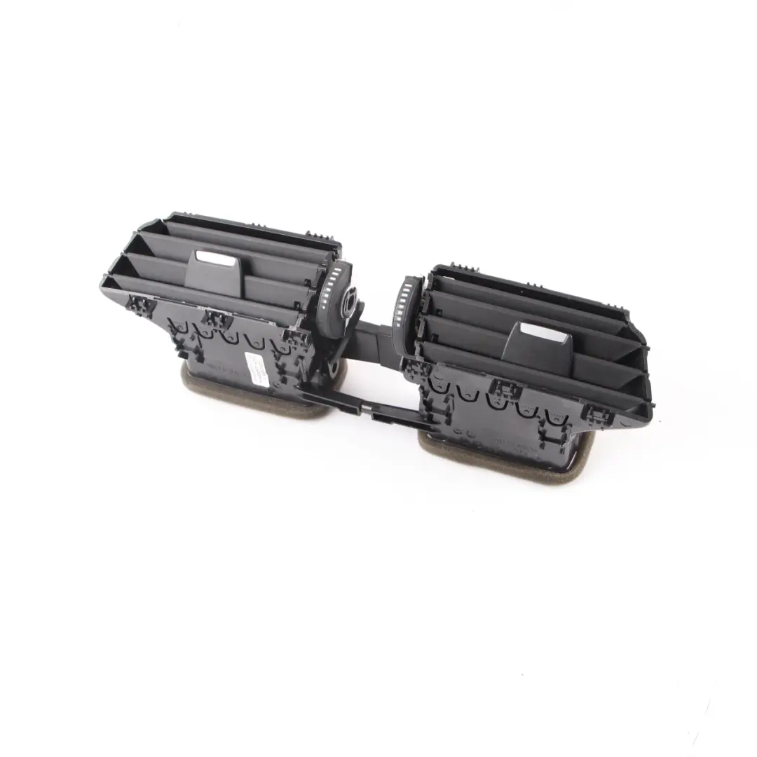 Grille d'aération centrale du tableau de bord pour BMW X1 F48 F39 à propos du numéro de pièce 9292741 BMW X1 F48 F39 Grille d'aération centrale du tableau de bord - SKU 9292741 - Numéro de pièce 9292741