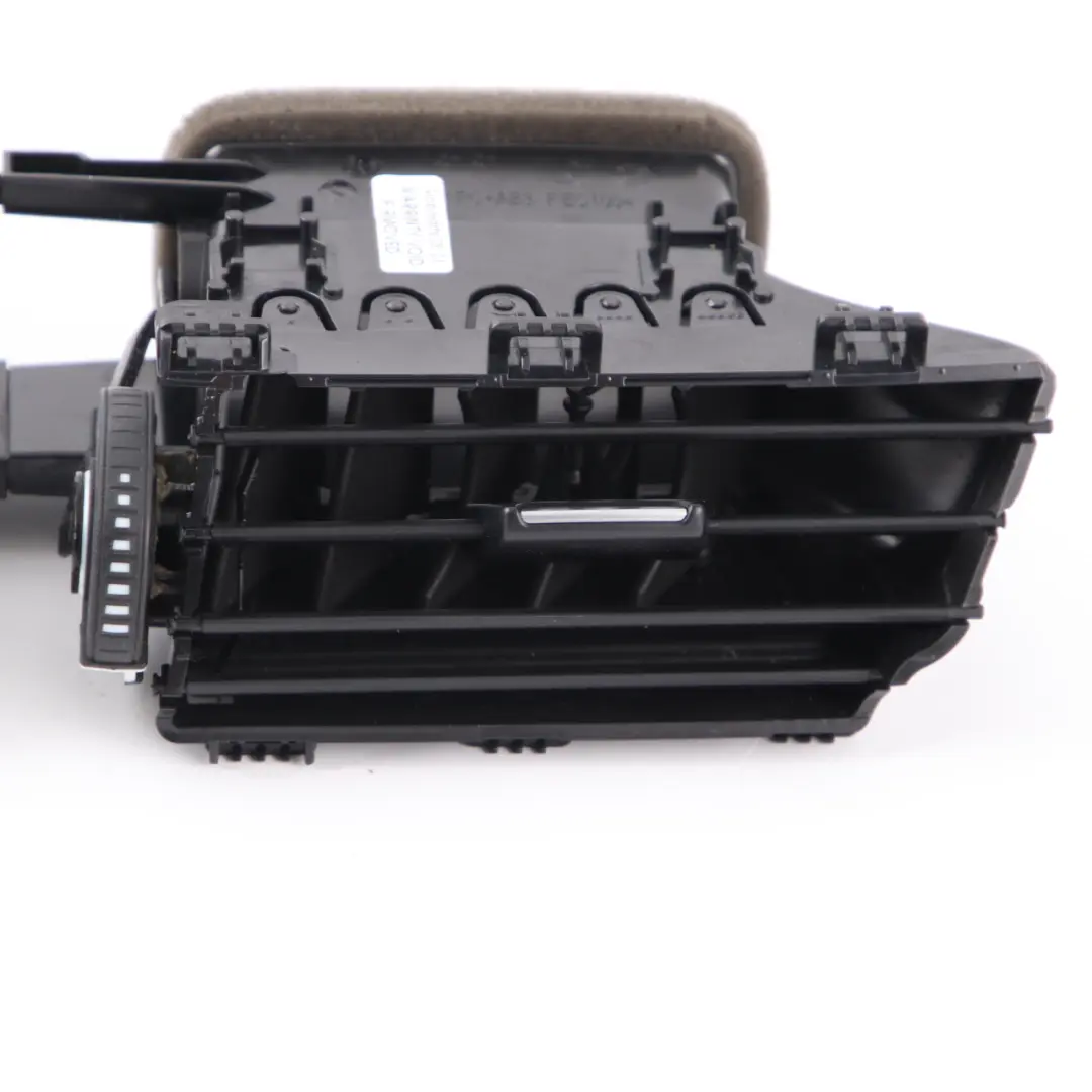 Grille d'aération centrale du tableau de bord pour BMW X1 F48 F39 à propos du numéro de pièce 9292741 BMW X1 F48 F39 Grille d'aération centrale du tableau de bord - SKU 9292741 - Numéro de pièce 9292741