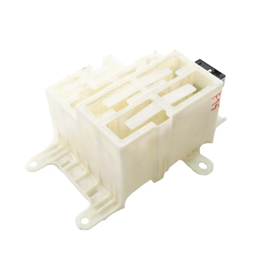 Soporte Unidad de Control Maletero Módulo Unidad de Montaje para BMW X5 F15 con número de pieza 9296975 BMW X5 F15 Soporte Unidad de Control Maletero Módulo Unidad de Montaje - SKU 9296975 - Número de pieza 9296975