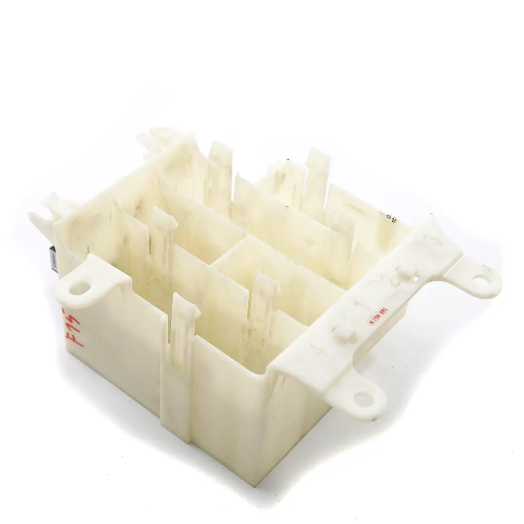 Soporte Unidad de Control Maletero Módulo Unidad de Montaje para BMW X5 F15 con número de pieza 9296975 BMW X5 F15 Soporte Unidad de Control Maletero Módulo Unidad de Montaje - SKU 9296975 - Número de pieza 9296975