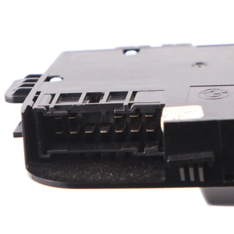 Interrupteur réglage desiège BMW F10 F11 avant droite pour à propos du numéro de pièce 9299230 Interrupteur réglage desiège BMW F10 F11 avant droite - SKU 9299230 - Numéro de pièce 9299230