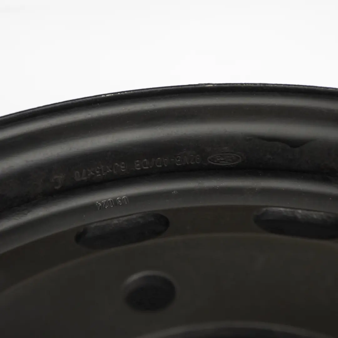 Llanta de acero negra Ford Transit MK7 15" ET:70 6J 6x180 para con número de pieza 92VB-AD/DB Llanta de acero negra Ford Transit MK7 15" ET:70 6J 6x180 - SKU 92VB-AD/DB - Número de pieza 92VB-AD/DB