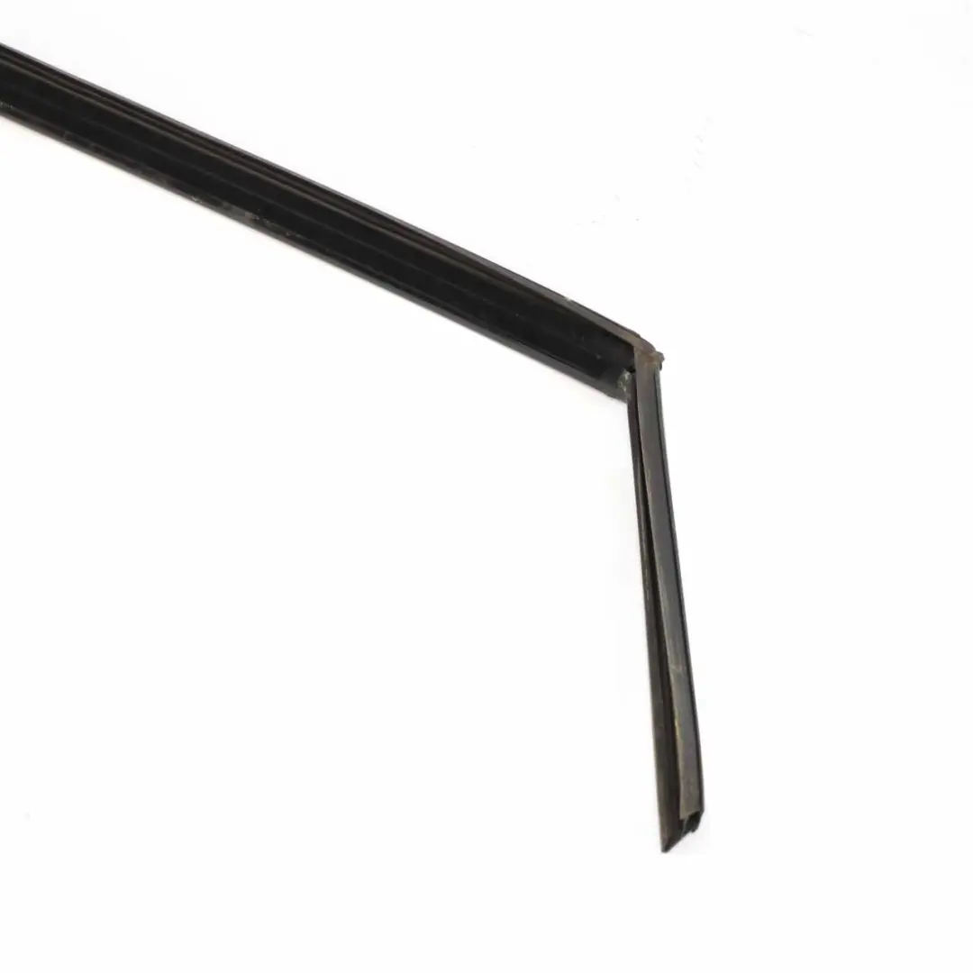 Canal Junta de Sellado Puerta Delantera Derecha para Peugeot 3008 con número de pieza 9300X7 Peugeot 3008 Canal Junta de Sellado Puerta Delantera Derecha - SKU 9300X7 - Número de pieza 9300X7