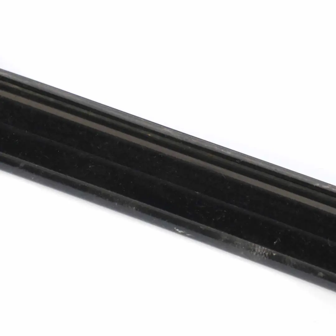 Joint d'Etanchéité de Canal Porte Avant Droite pour Peugeot 3008 à propos du numéro de pièce 9300X7 Peugeot 3008 Joint d'Etanchéité de Canal Porte Avant Droite - SKU 9300X7 - Numéro de pièce 9300X7