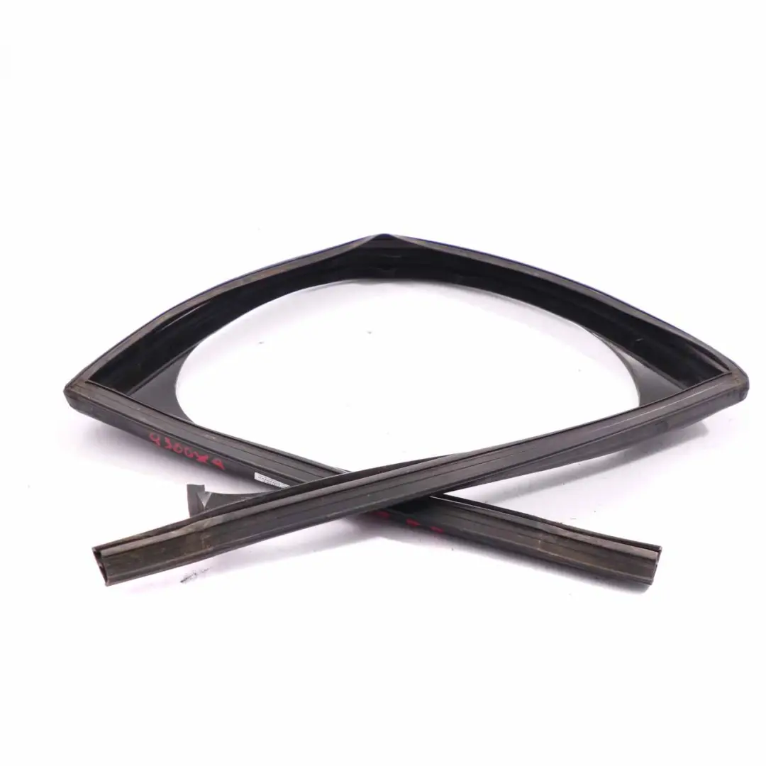 Window Seal Rear Door Right O/S Guide Frame Gasket Sealing to Peugeot 3008 with Part number 9300X9 Peugeot 3008 Window Seal Rear Door Right O/S Guide Frame Gasket Sealing - SKU 9300X9 - Part number 9300X9