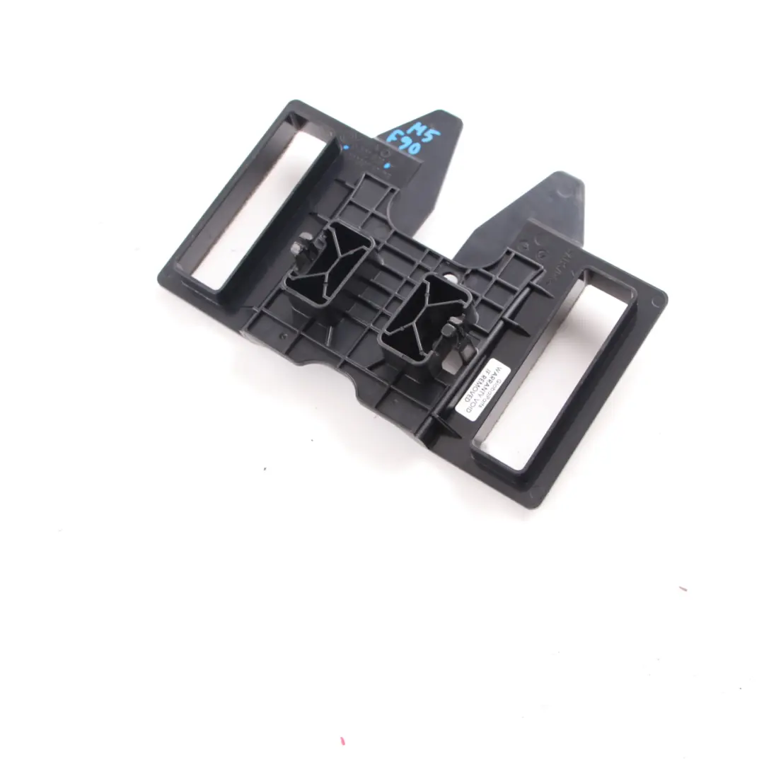 Duct Bracket BMW G30 G31 Adapter Plate Air Channel Center Console to Air with Part number 9302628 Air Duct Bracket BMW G30 G31 Adapter Plate Air Channel Center Console - SKU 9302628 - Part number 9302628