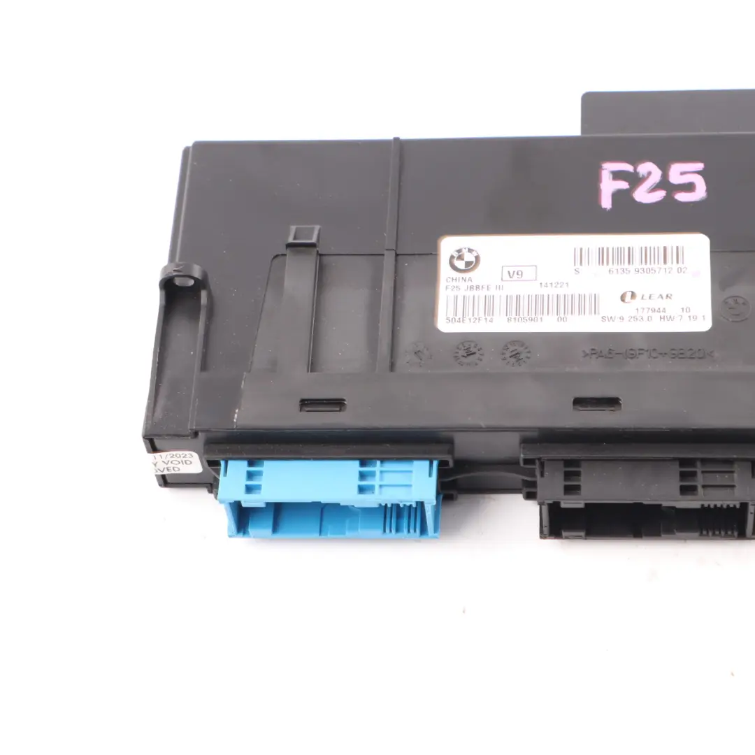 Body Control Module ECU Junction Box JBBFE III 3 V9 Lear to BMW X3 F25 with Part number 9305712 BMW X3 F25 Body Control Module ECU Junction Box JBBFE III 3 V9 Lear - SKU 9305712 - Part number 9305712