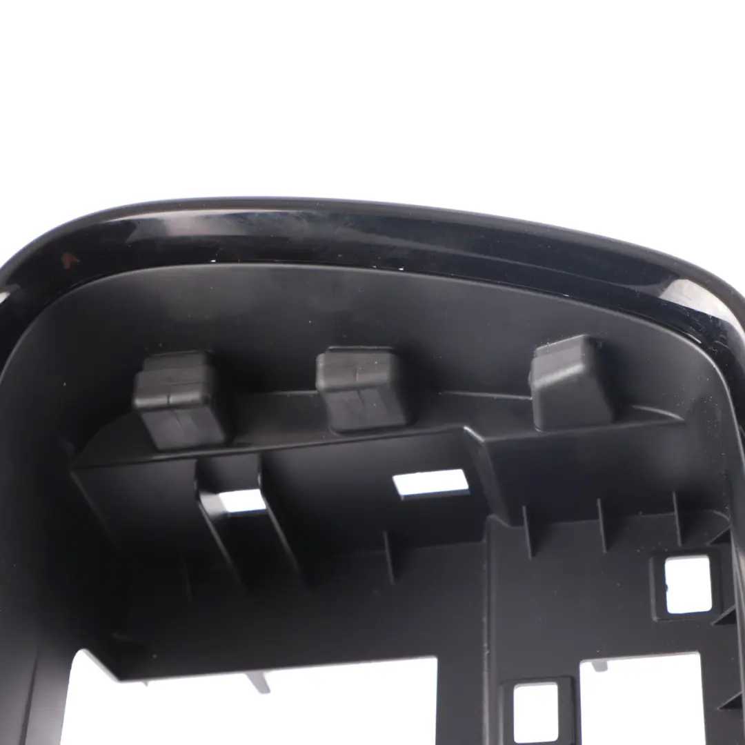 Ramka Panelu Sterowania Klimatyzacji Piano Black do Mini Clubman F54 o numerze 9305732 Mini Clubman F54 Ramka Panelu Sterowania Klimatyzacji Piano Black - SKU 9305732 - Numer Części 9305732