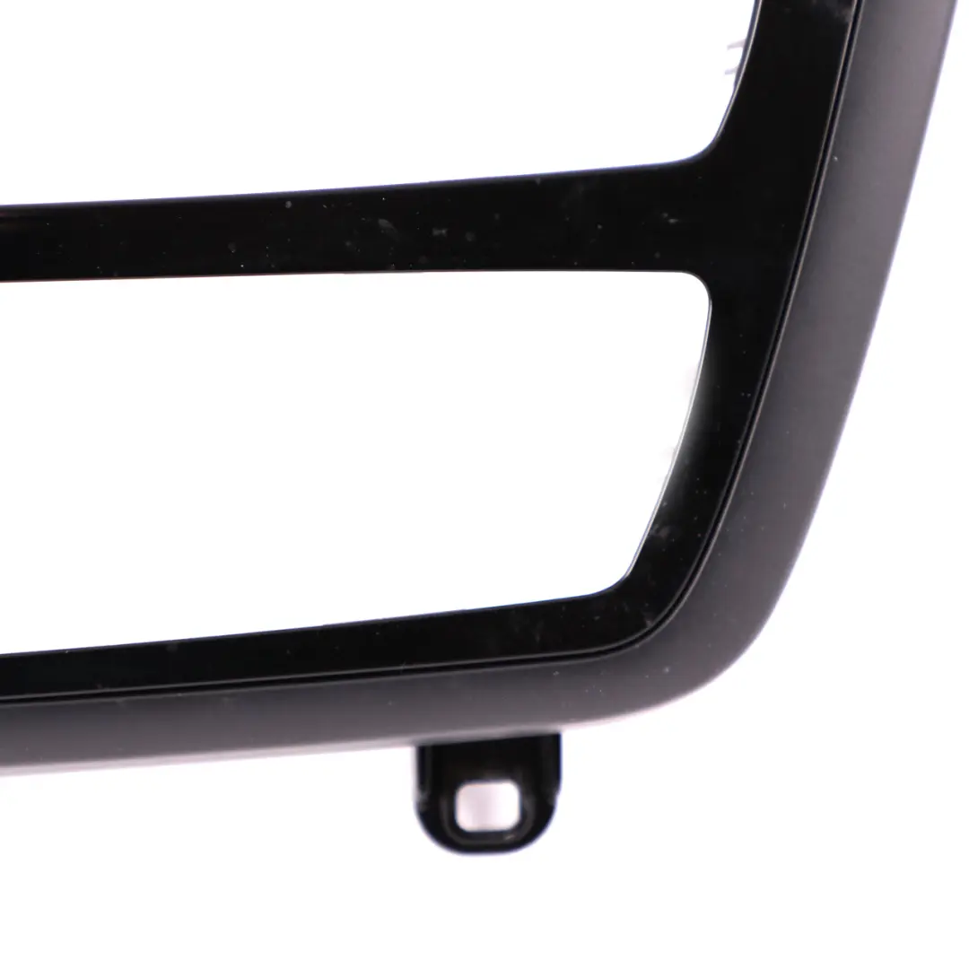 Trim A/C Unità Operativa Clima Copertura Cruscotto per BMW F33 F80 M3 F83 M4 con numero di parte 9306450 BMW F33 F80 M3 F83 M4 Trim A/C Unità Operativa Clima Copertura Cruscotto - SKU 9306450 - Numero di parte 9306450