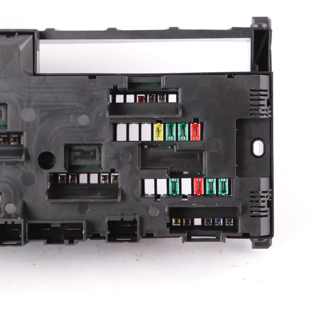 Distribution Box BMW X3 F25 Fuse Box Power Control Unit Front pour à propos du numéro de pièce 9315150 Distribution Box BMW X3 F25 Fuse Box Power Control Unit Front - SKU 9315150 - Numéro de pièce 9315150