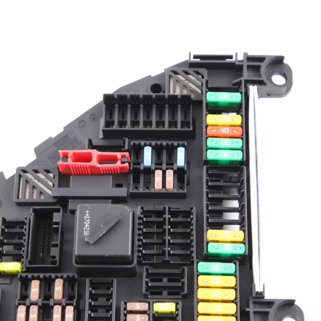 Scatola dei fusibili Unità controllo distribuzione potenza posteriore per BMW F25 con numero di parte 9315151 BMW F25 Scatola dei fusibili Unità controllo distribuzione potenza posteriore - SKU 9315151 - Numero di parte 9315151
