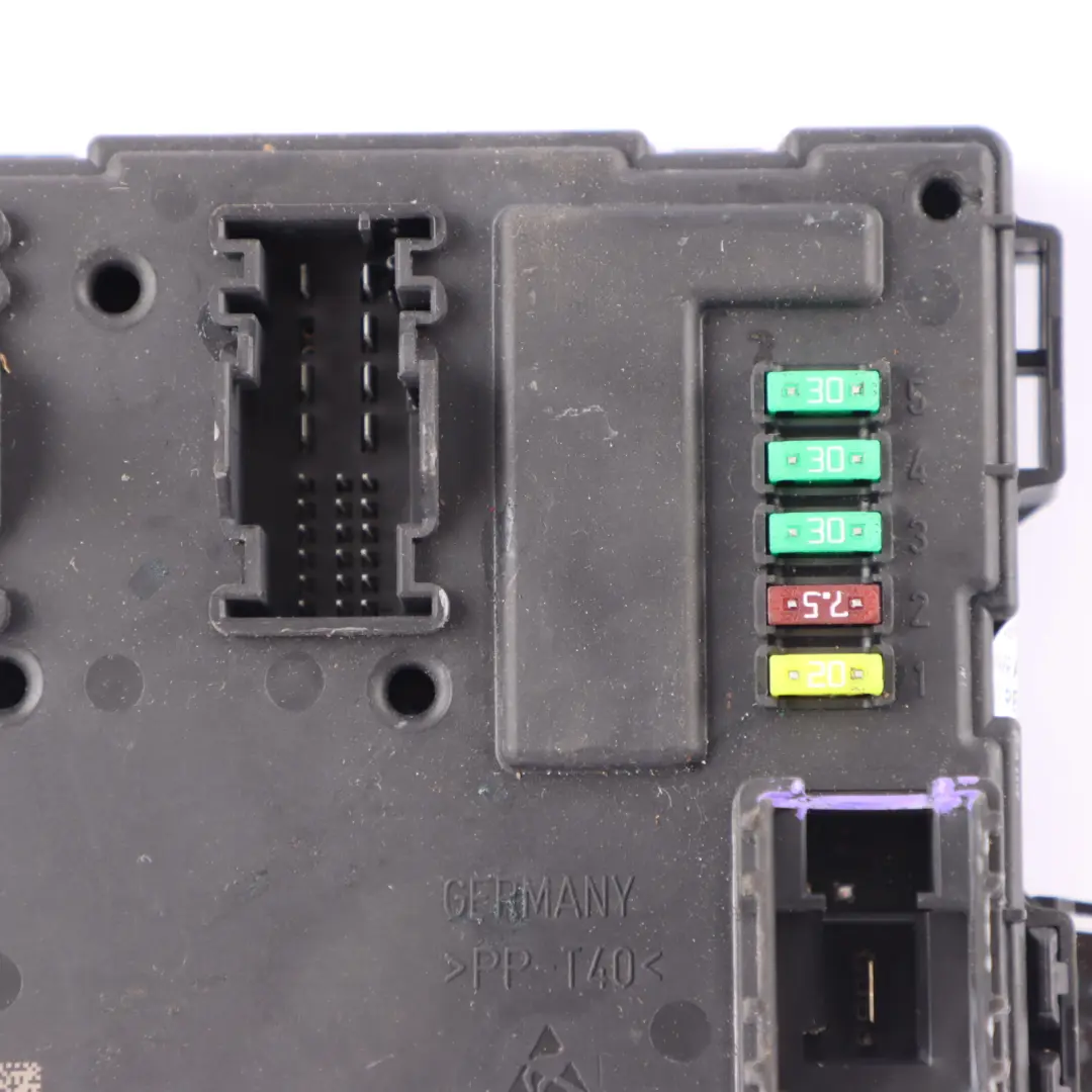 REM Rear Electronic Module Fuse Box Control Unit V 1 to BMW F20 F21 F30 F31 with Part number 9317173 BMW F20 F21 F30 F31 REM Rear Electronic Module Fuse Box Control Unit V 1 - SKU 9317173-1 - Part number 9317173