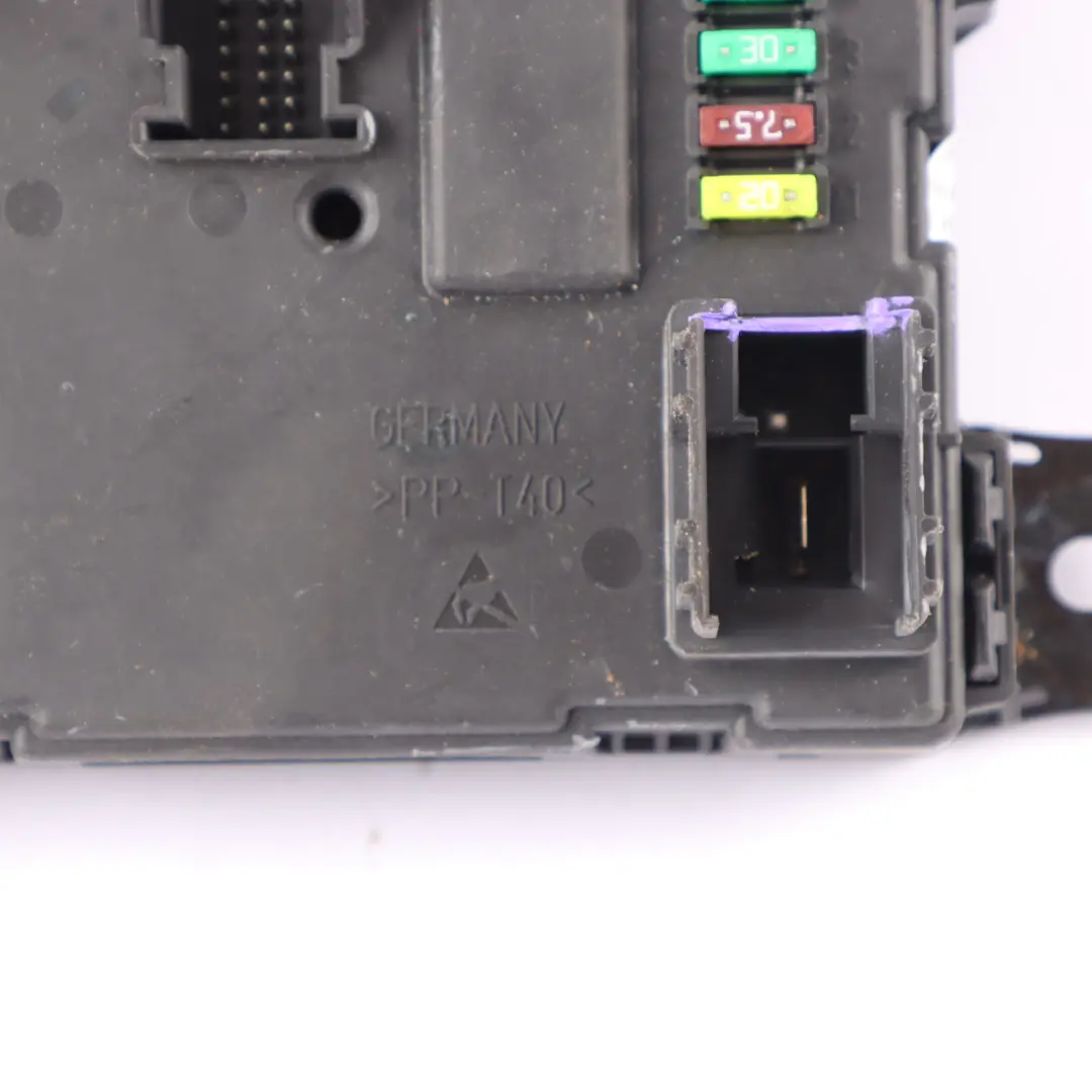 REM Rear Electronic Module Fuse Box Control Unit V 1 to BMW F20 F21 F30 F31 with Part number 9317173 BMW F20 F21 F30 F31 REM Rear Electronic Module Fuse Box Control Unit V 1 - SKU 9317173-1 - Part number 9317173