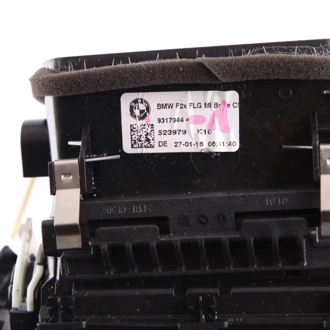 Kratka Nawiewu Wlotu Powietrza Środkowa do BMW F20 F21 LCI o numerze 9317944 BMW F20 F21 LCI Kratka Nawiewu Wlotu Powietrza Środkowa - SKU 9317944-1 - Numer Części 9317944