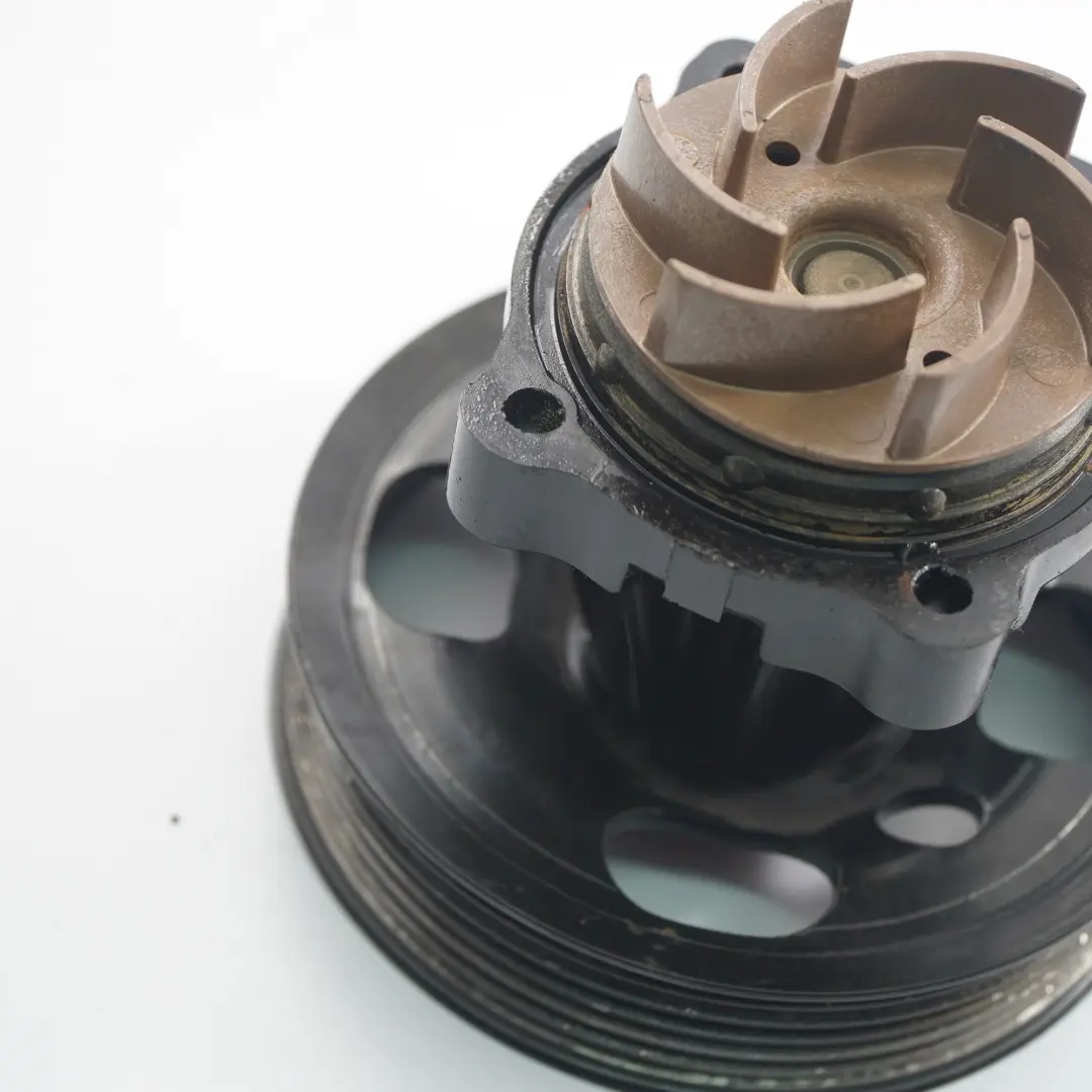 Motore di raffreddamento pompa dell'acqua per Opel Combo D 1.3 CDTi Diesel con numero di parte 93195466 Opel Combo D 1.3 CDTi Diesel Motore di raffreddamento pompa dell'acqua - SKU 93195466-1 - Numero di parte 93195466