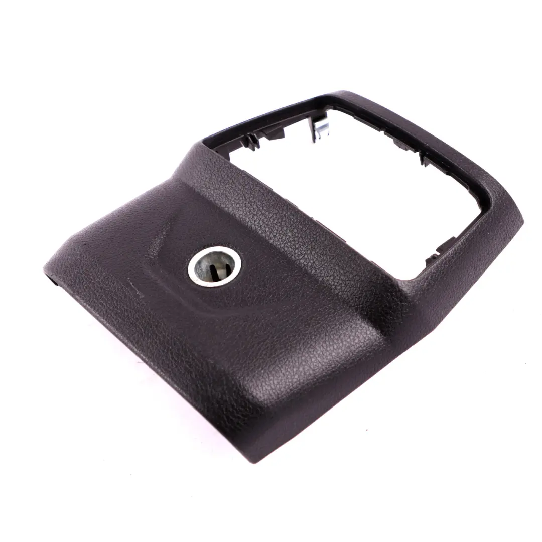opertura rivestimento console centrale posteriore per BMW F45 F46 Active Gran con numero di parte 9319567 BMW F45 F46 Active Gran opertura rivestimento console centrale posteriore - SKU 9319567 - Numero di parte 9319567