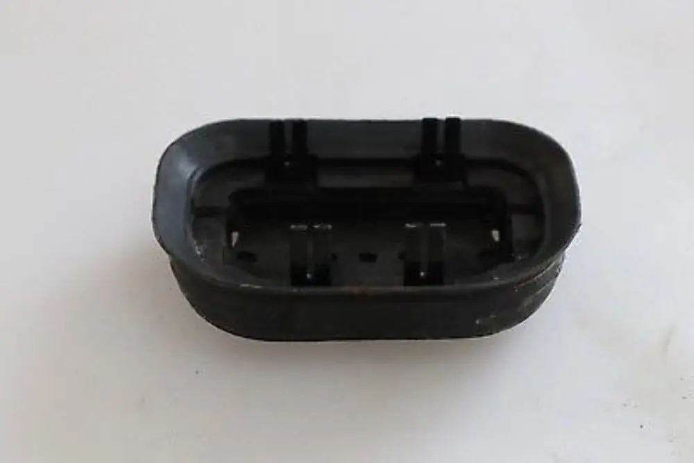 BMW 1 2 3 4 er F20 F21 F22 F30 F32 Tülle Boden - SKU 9324831 - Teilenummer 9324831