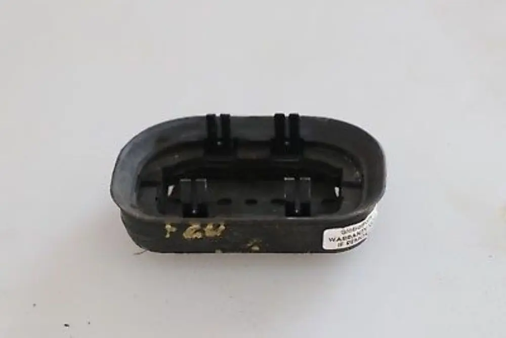 BMW F20 F21 F22 F30 F32 Varios Ojal Piso Carcasa Piezas - SKU 9324831 - Número de pieza 9324831