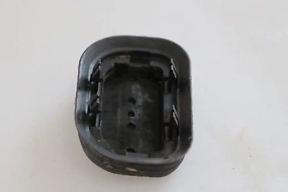 BMW 1 2 3 4 Series F20 F21 F22 F30 F32 Various Grommet Floor Housing Parts - SKU 9324831 - Part number 9324831