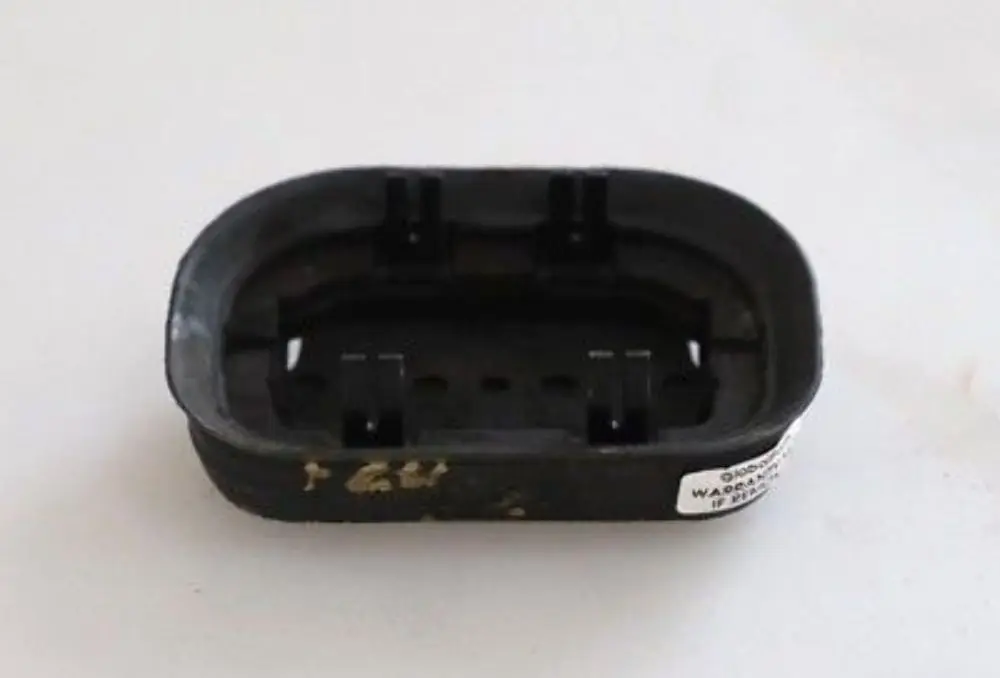 BMW 1 2 3 4 er F20 F21 F22 F30 F32 Tülle Boden - SKU 9324831 - Teilenummer 9324831