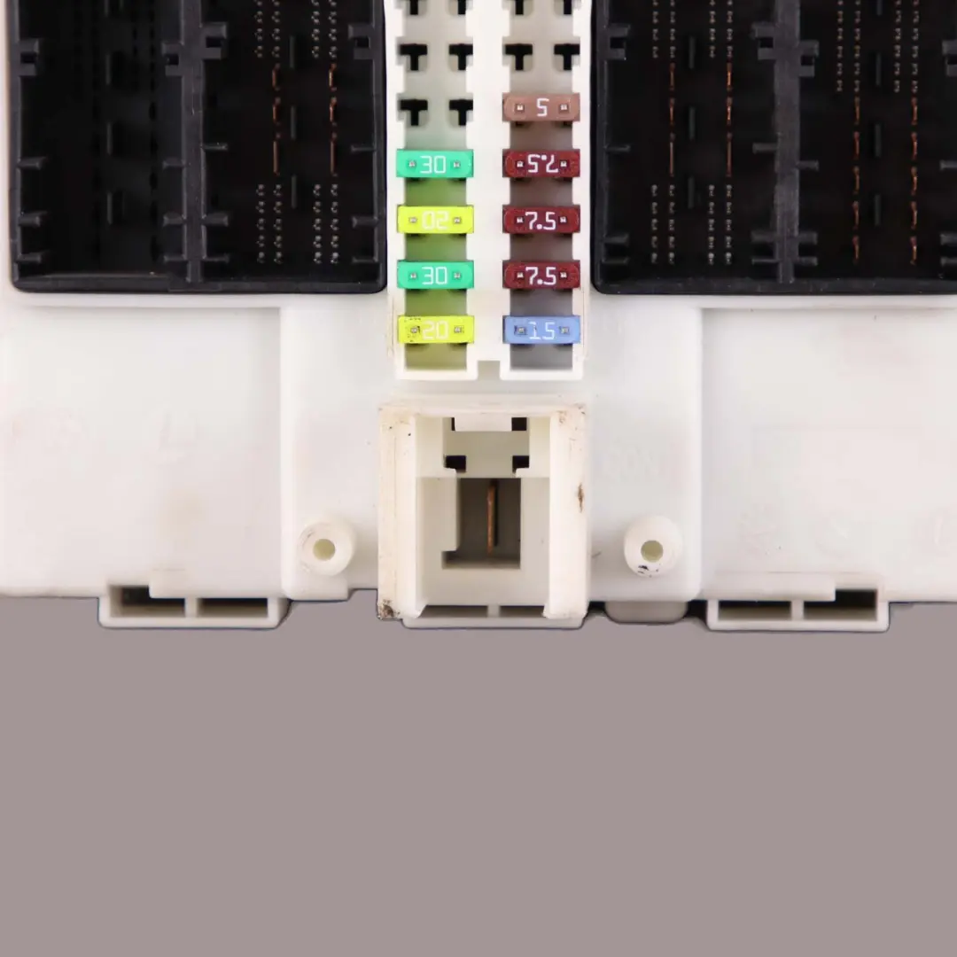 Modulo elettronico anteriore Unità controllo FEM per BMW F20 F21 F22 F30 F32 con numero di parte 9325653 BMW F20 F21 F22 F30 F32 Modulo elettronico anteriore Unità controllo FEM - SKU 9325653 - Numero di parte 9325653
