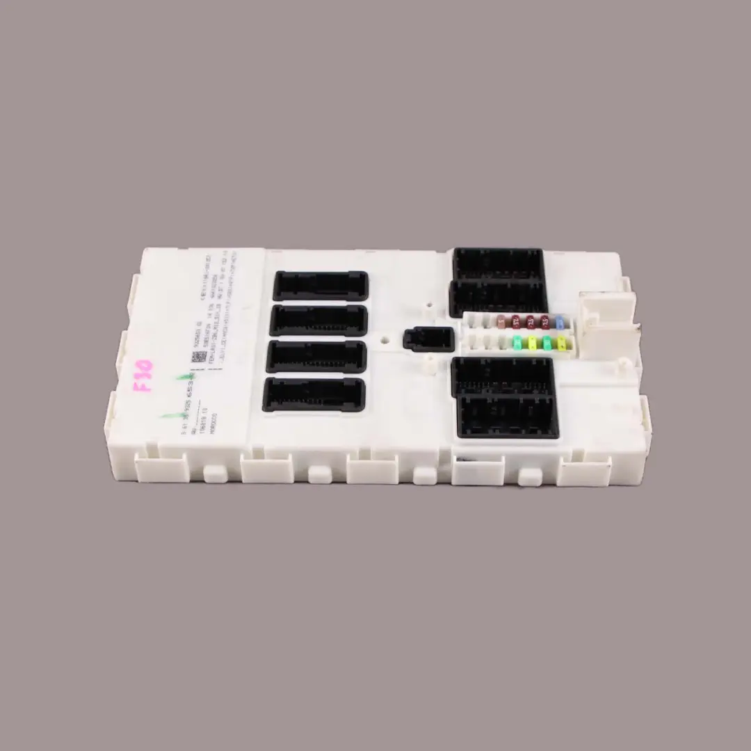 Unité de contrôle module électronique avant FEM pour BMW F20 F21 F22 F30 F32 à propos du numéro de pièce 9325653 BMW F20 F21 F22 F30 F32 Unité de contrôle module électronique avant FEM - SKU 9325653 - Numéro de pièce 9325653