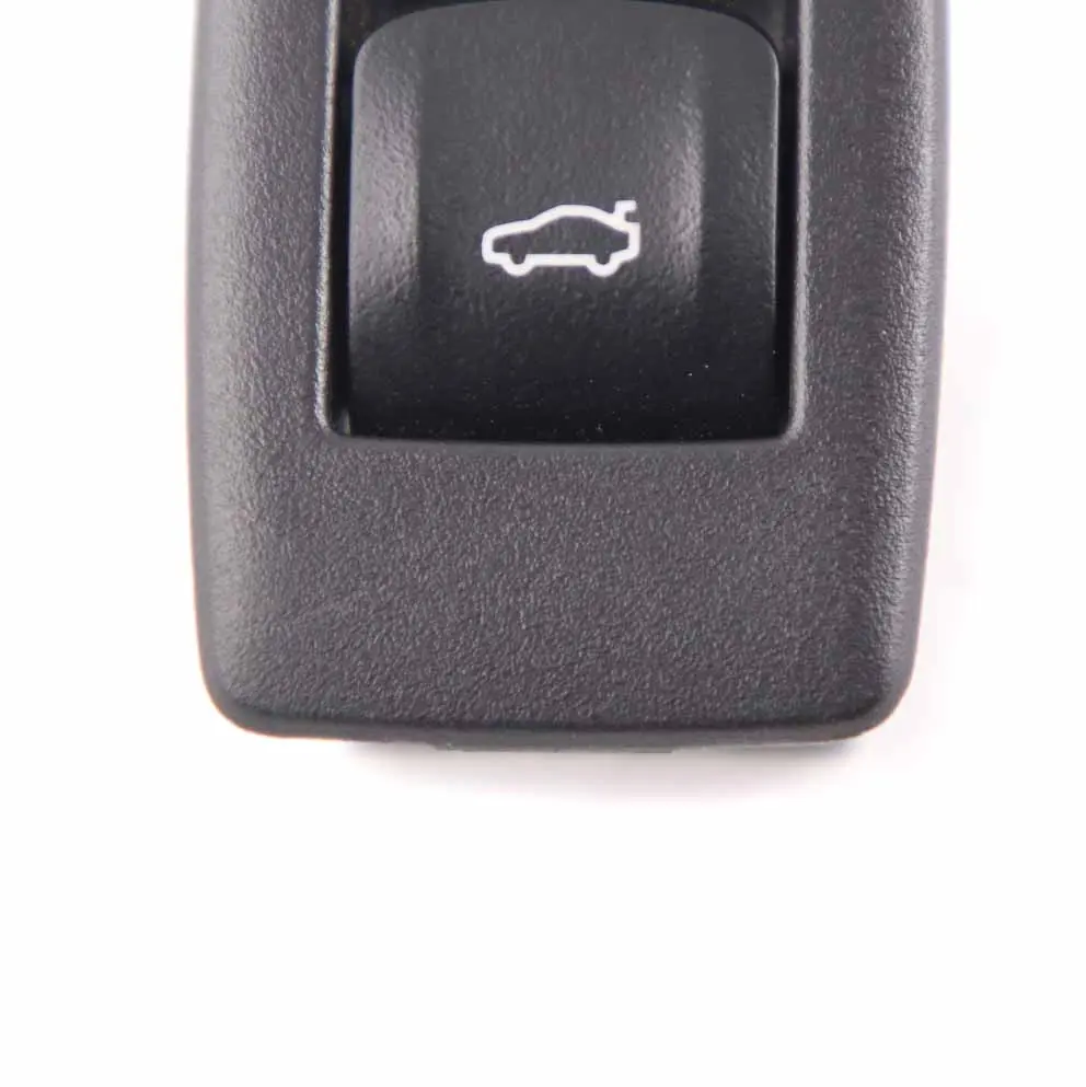 Interruttore Coperchio Bagagliaio BMW G20 G30 G31 Pulsante Portellone per con numero di parte 9327029 Interruttore Coperchio Bagagliaio BMW G20 G30 G31 Pulsante Portellone - SKU 9327029 - Numero di parte 9327029