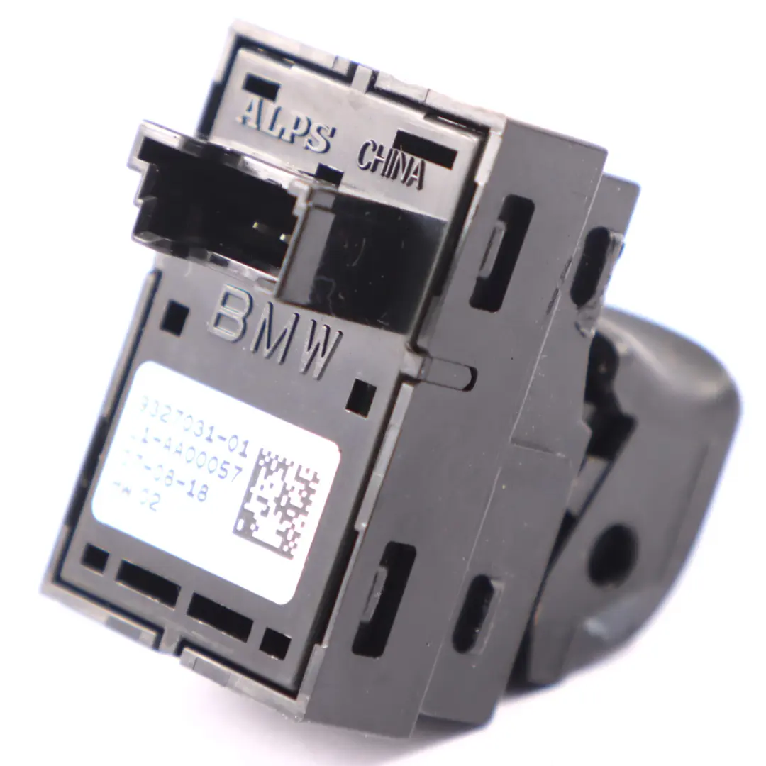 Przycisk Przełącznik Podnośnika Szyby do BMW G30 G31 o numerze 9327031 BMW G30 G31 Przycisk Przełącznik Podnośnika Szyby - SKU 9327031-4 - Numer Części 9327031