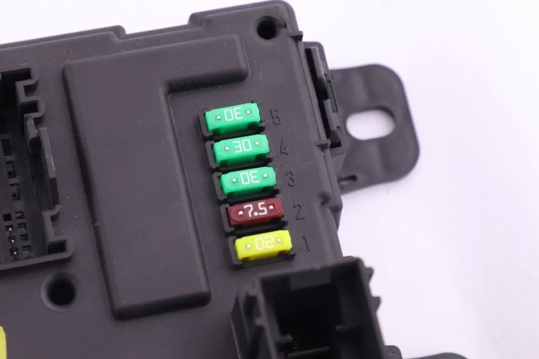 Módulo Unidad Control Carrocería Trasera REM para BMW F20 F21 F30 F31 F32 con número de pieza 9329703 BMW F20 F21 F30 F31 F32 Módulo Unidad Control Carrocería Trasera REM - SKU 9329703 - Número de pieza 9329703