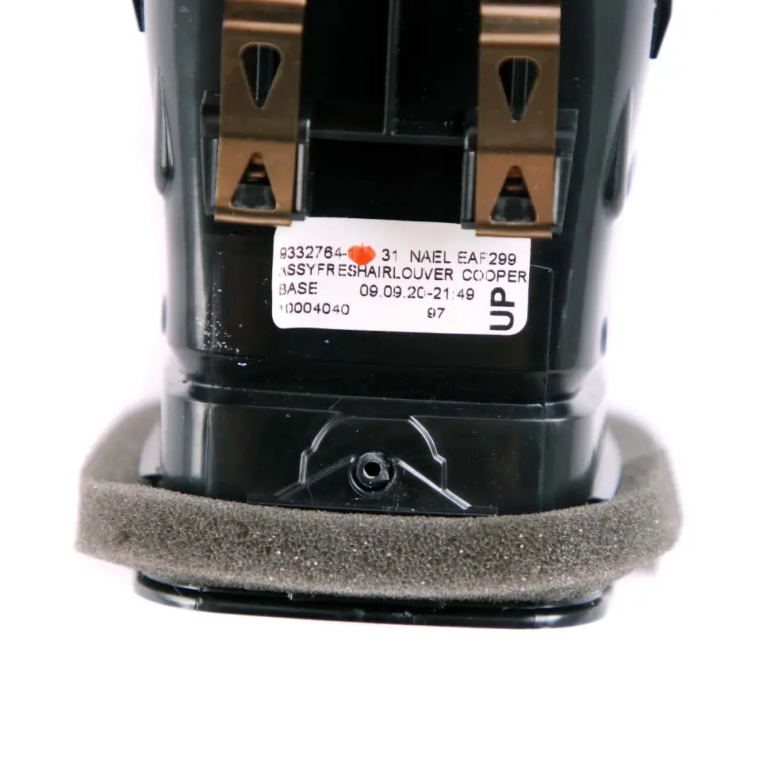 Bocchetta cruscotto Griglia aria fresca anteriore per Mini Countryman F60 con numero di parte 9332764 Mini Countryman F60 Bocchetta cruscotto Griglia aria fresca anteriore - SKU 9332764 - Numero di parte 9332764