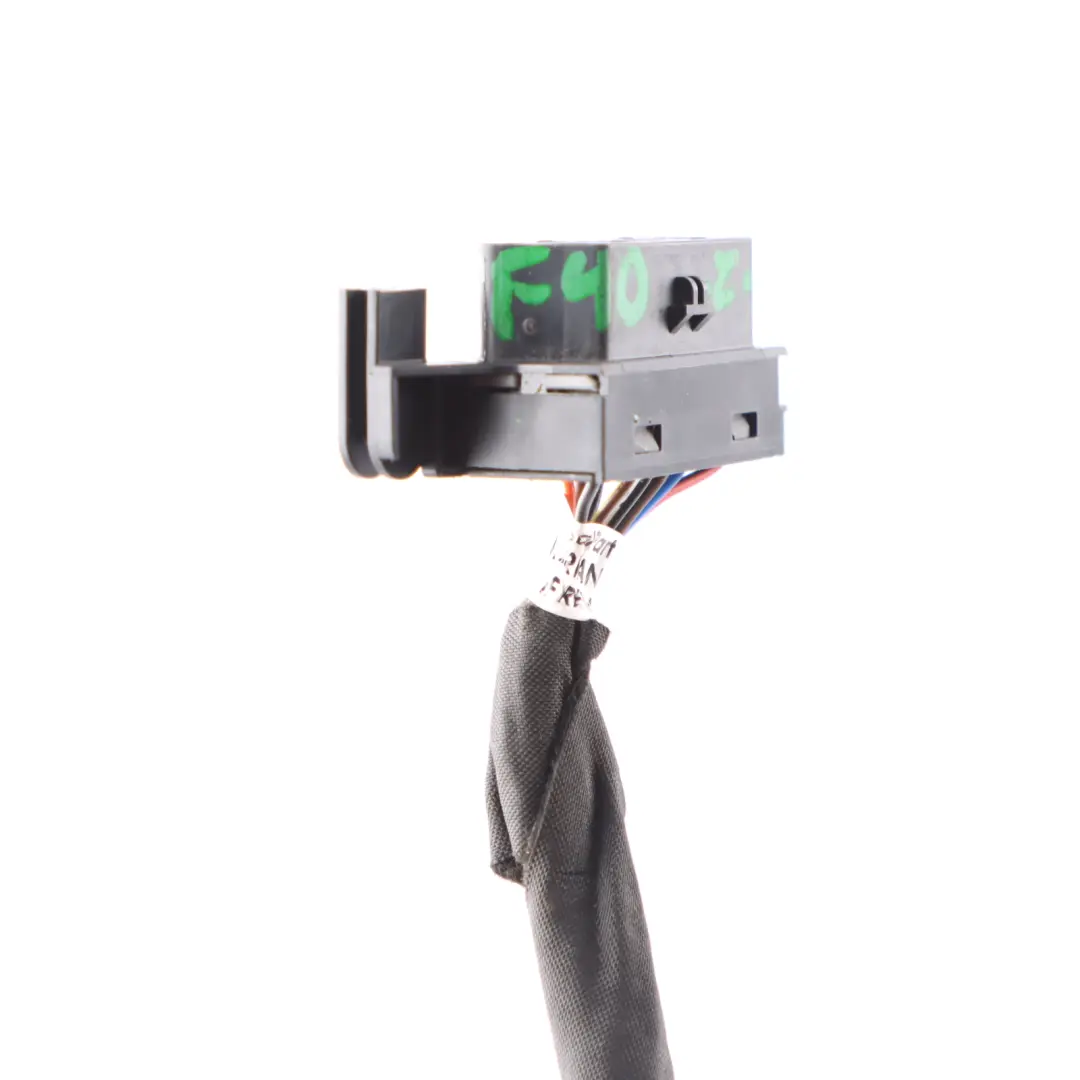 Cableado Conector Toma Carcasa para BMW F40 con número de pieza 9335261 BMW F40 Cableado Conector Toma Carcasa - SKU 9335261 - Número de pieza 9335261