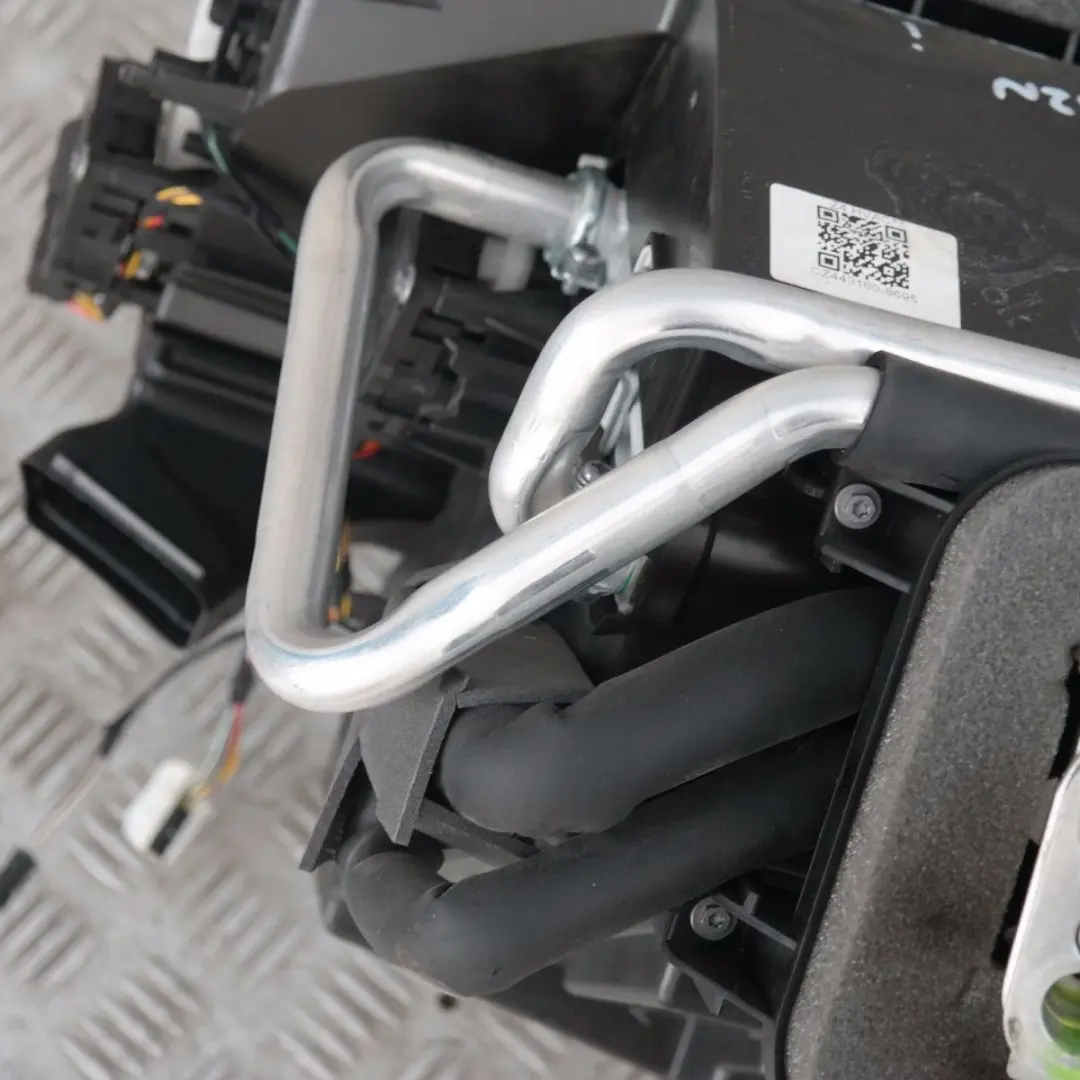 Complete Heater Radiator Matrix Unit to BMW Z4 Series E89 Convertible Roadster with Part number 9335270 BMW Z4 Series E89 Convertible Roadster Complete Heater Radiator Matrix Unit - SKU 9335270 - Part number 9335270