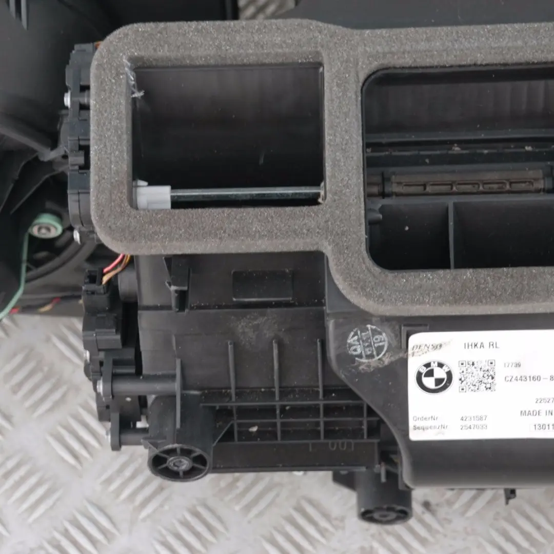 Complete Heater Radiator Matrix Unit to BMW Z4 Series E89 Convertible Roadster with Part number 9335270 BMW Z4 Series E89 Convertible Roadster Complete Heater Radiator Matrix Unit - SKU 9335270 - Part number 9335270