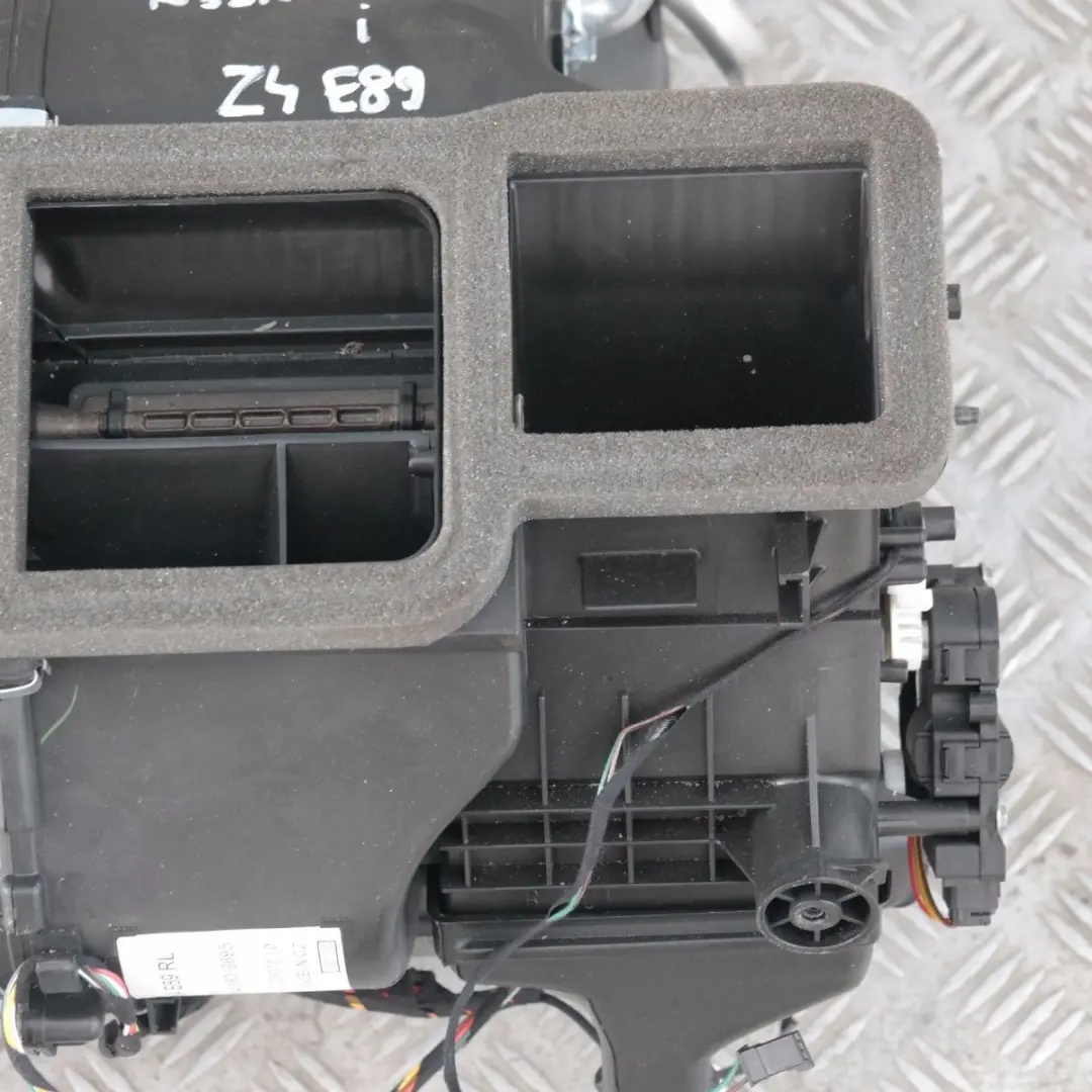 Complete Heater Radiator Matrix Unit to BMW Z4 Series E89 Convertible Roadster with Part number 9335270 BMW Z4 Series E89 Convertible Roadster Complete Heater Radiator Matrix Unit - SKU 9335270 - Part number 9335270