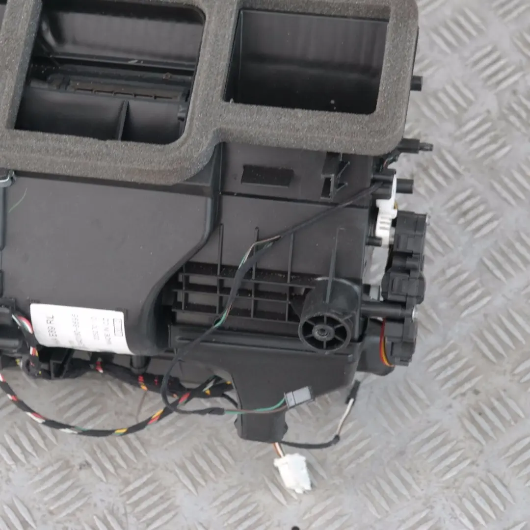 Complete Heater Radiator Matrix Unit to BMW Z4 Series E89 Convertible Roadster with Part number 9335270 BMW Z4 Series E89 Convertible Roadster Complete Heater Radiator Matrix Unit - SKU 9335270 - Part number 9335270