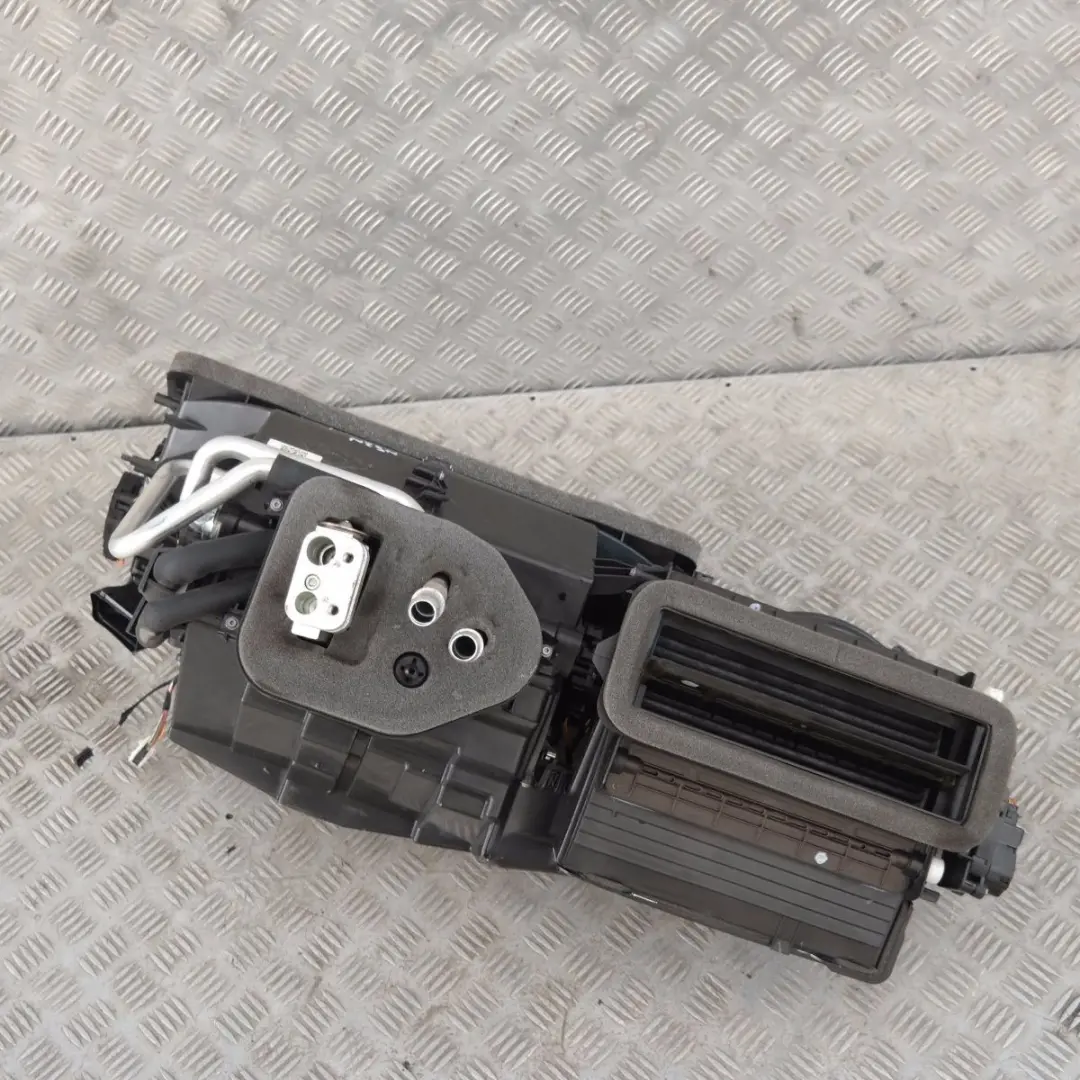 Complete Heater Radiator Matrix Unit to BMW Z4 Series E89 Convertible Roadster with Part number 9335270 BMW Z4 Series E89 Convertible Roadster Complete Heater Radiator Matrix Unit - SKU 9335270 - Part number 9335270