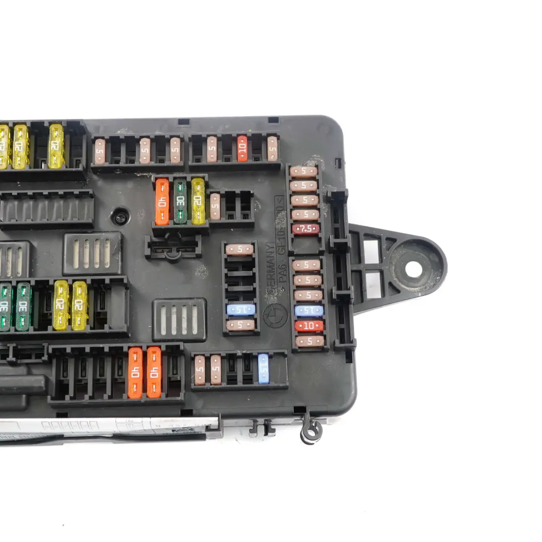 Caja De fusibles De distribucion el?ctrica trasera para BMW F20 F22 F30 con número de pieza 9337880 BMW F20 F22 F30 Caja De fusibles De distribucion el?ctrica trasera - SKU 9337880 - Número de pieza 9337880