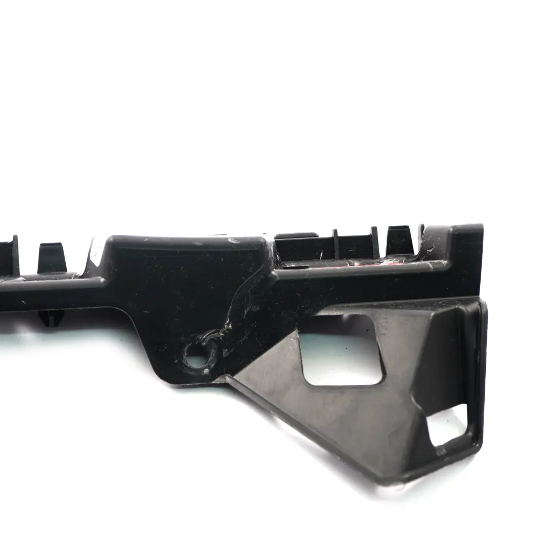 Montaggio staffa paraurti anteriore destra per Opel Vivaro B Renault Trafic con numero di parte 93451392 Opel Vivaro B Renault Trafic Montaggio staffa paraurti anteriore destra - SKU 93451392 - Numero di parte 93451392