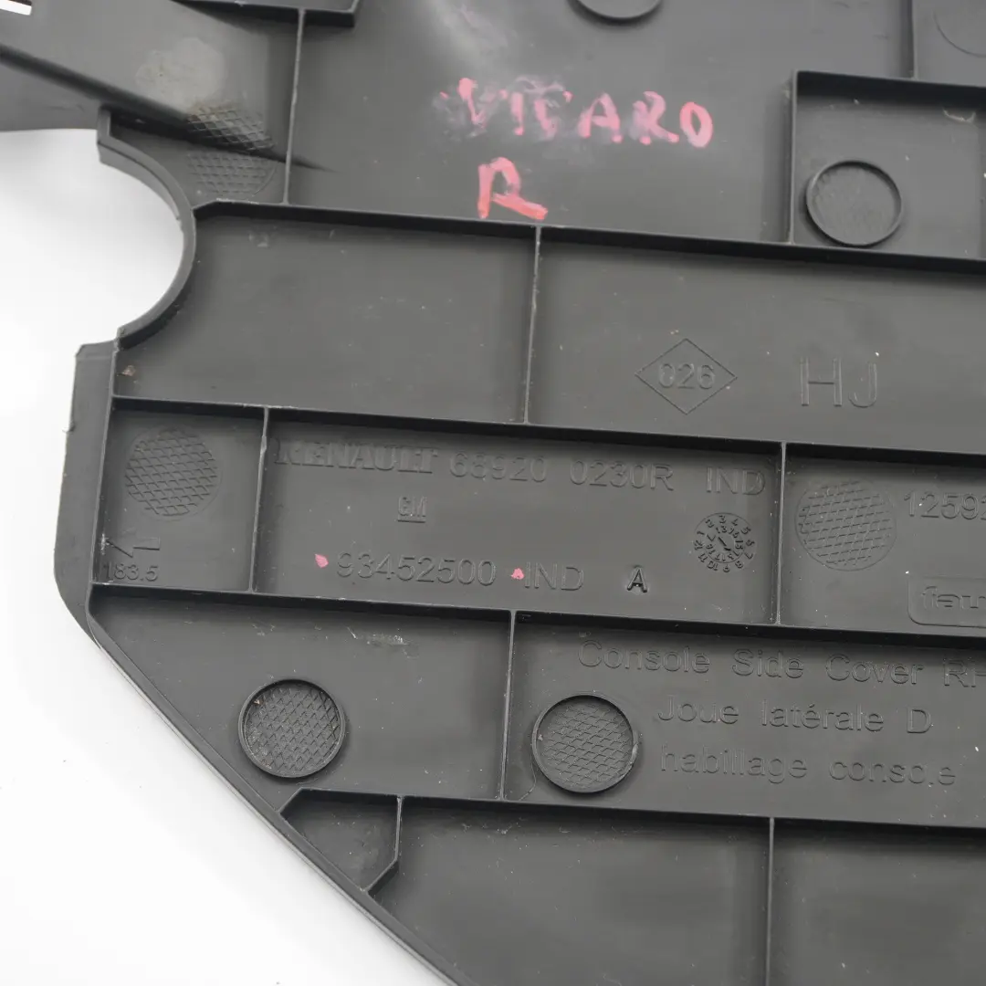 Tableau de Bord Cache Intérieur Avant Droite pour Opel Vivaro B à propos du numéro de pièce 93452500 Opel Vivaro B Tableau de Bord Cache Intérieur Avant Droite - SKU 93452500 - Numéro de pièce 93452500