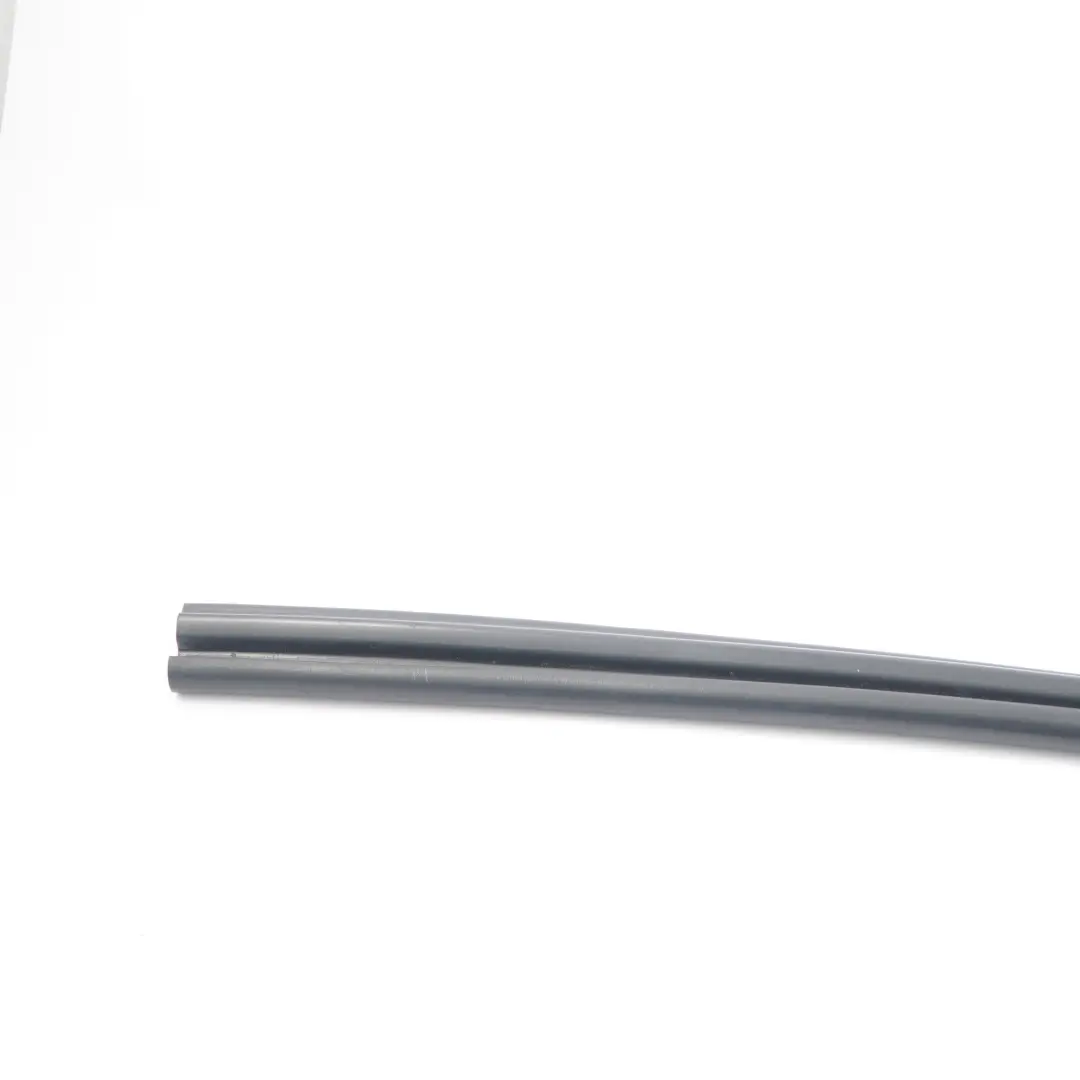 Fenêtre porte arrière gauche Bande d'étanchéité pour Opel Vivaro B Renault Trafic à propos du numéro de pièce 93452810 Opel Vivaro B Renault Trafic Fenêtre porte arrière gauche Bande d'étanchéité - SKU 93452810 - Numéro de pièce 93452810