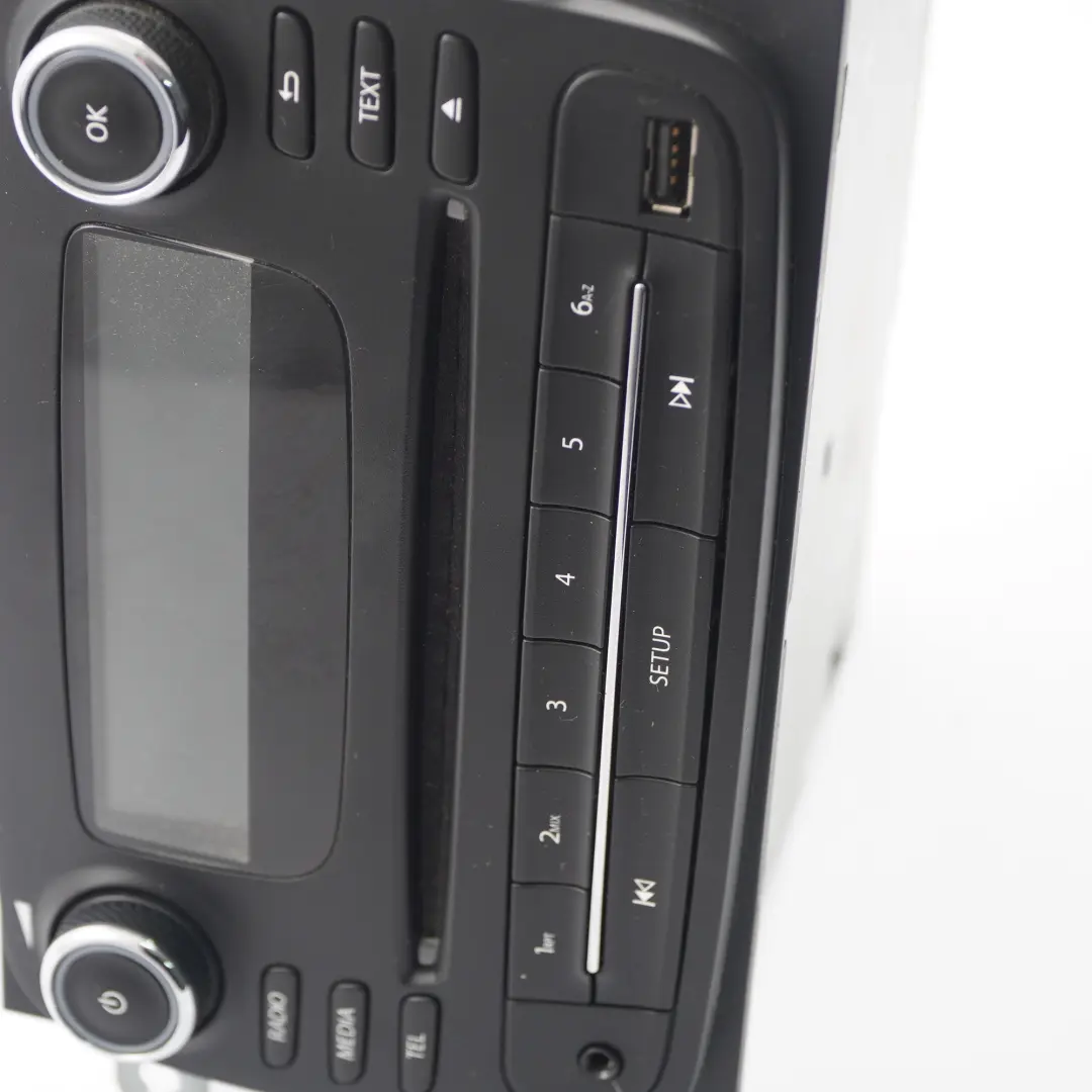 Radio Player Renault Trafic III Vauxhall Vivaro B Audio Head Unit to with Part number 93457542 Radio Player Renault Trafic III Vauxhall Vivaro B Audio Head Unit - SKU 93457542 - Part number 93457542