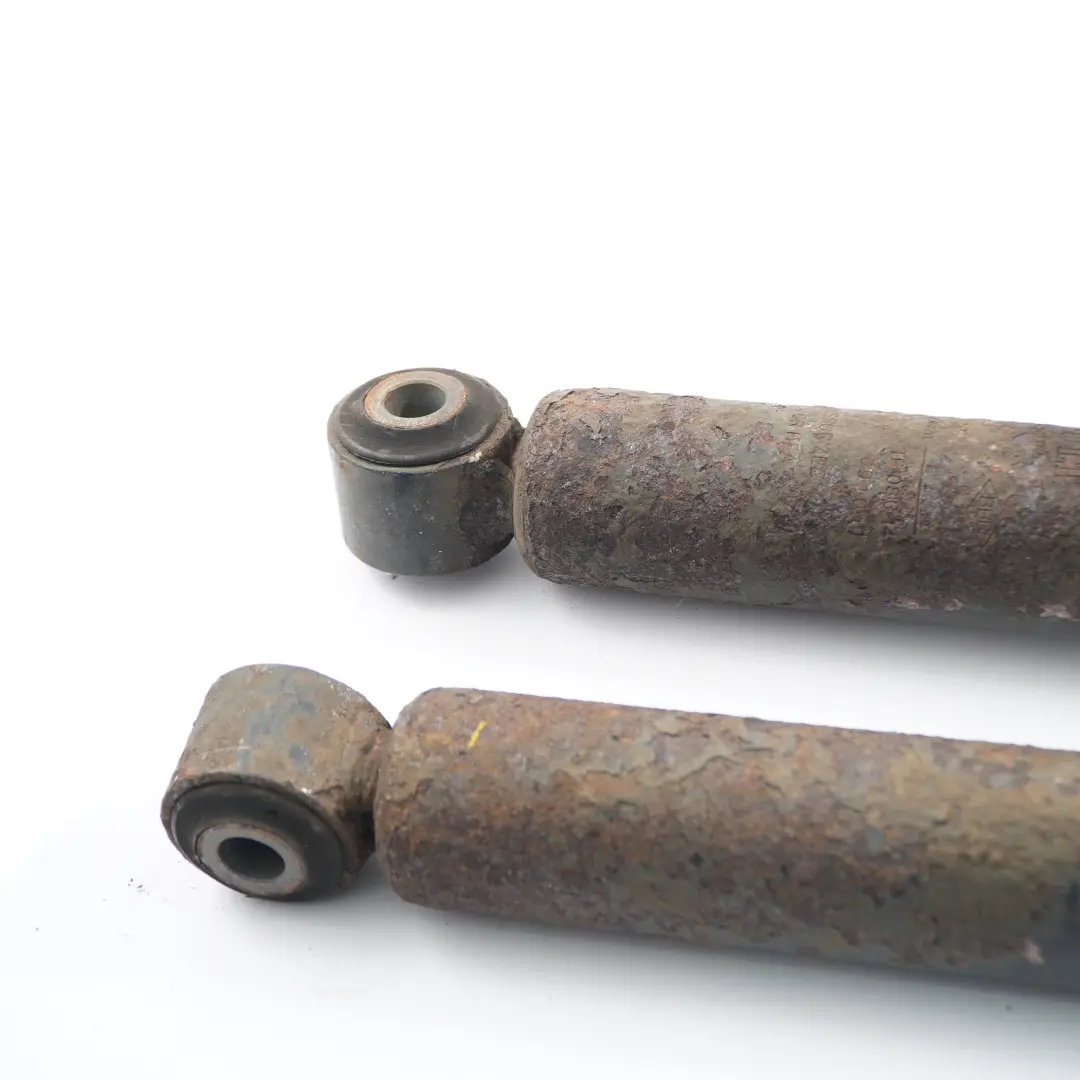 Set ammortizzatori posteriori destra sinistra per Renault Trafic III Opel Vivaro B con numero di parte 93457577 Renault Trafic III Opel Vivaro B Set ammortizzatori posteriori destra sinistra - SKU 93457577 - Numero di parte 93457577