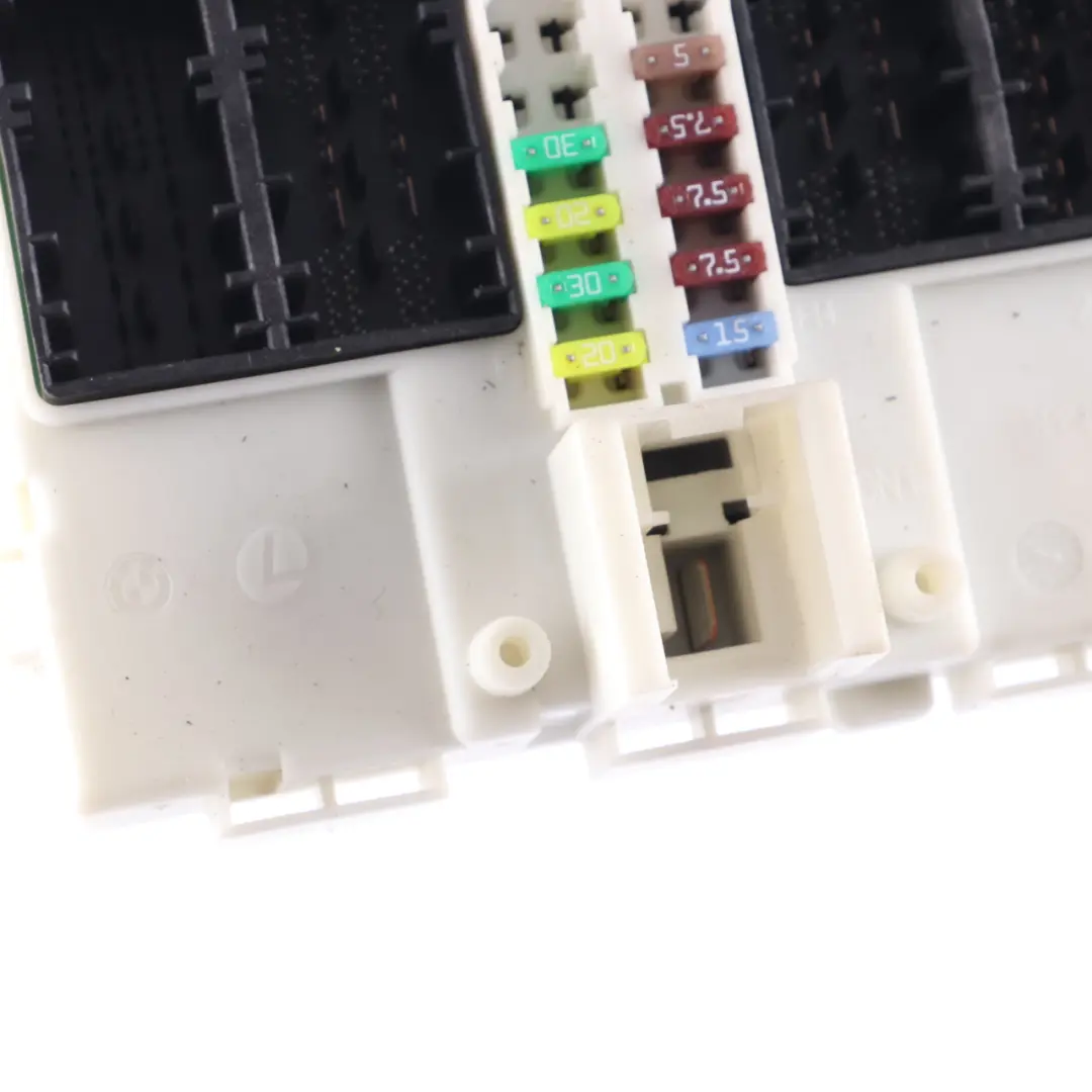 BMW F20 F21 F22 F30 F32 ECU Boîte fusibles l'unité contrôle Module FEM - SKU 9352864-1 - Numéro de pièce 9352864