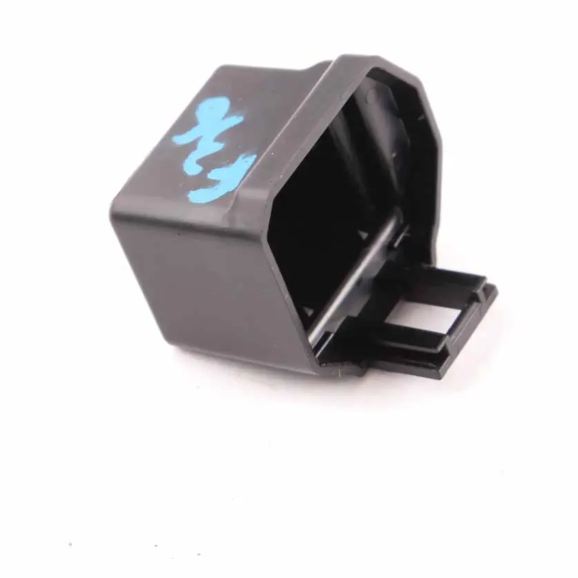 Pokrywa Przekaźnika Wentylator do BMW F20 F21 F30 F31 o numerze 9353066 BMW F20 F21 F30 F31 Pokrywa Przekaźnika Wentylator - SKU 9353066 - Numer Części 9353066