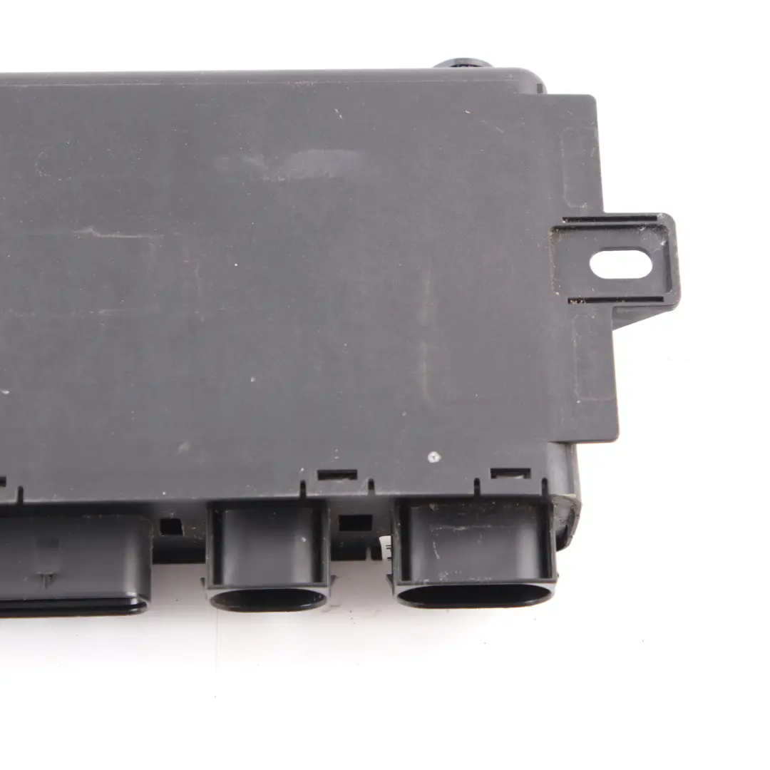 Control Unit Charging Module ECU to BMW i3 I01 with Part number 9353646 BMW i3 I01 Control Unit Charging Module ECU - SKU 9353646 - Part number 9353646
