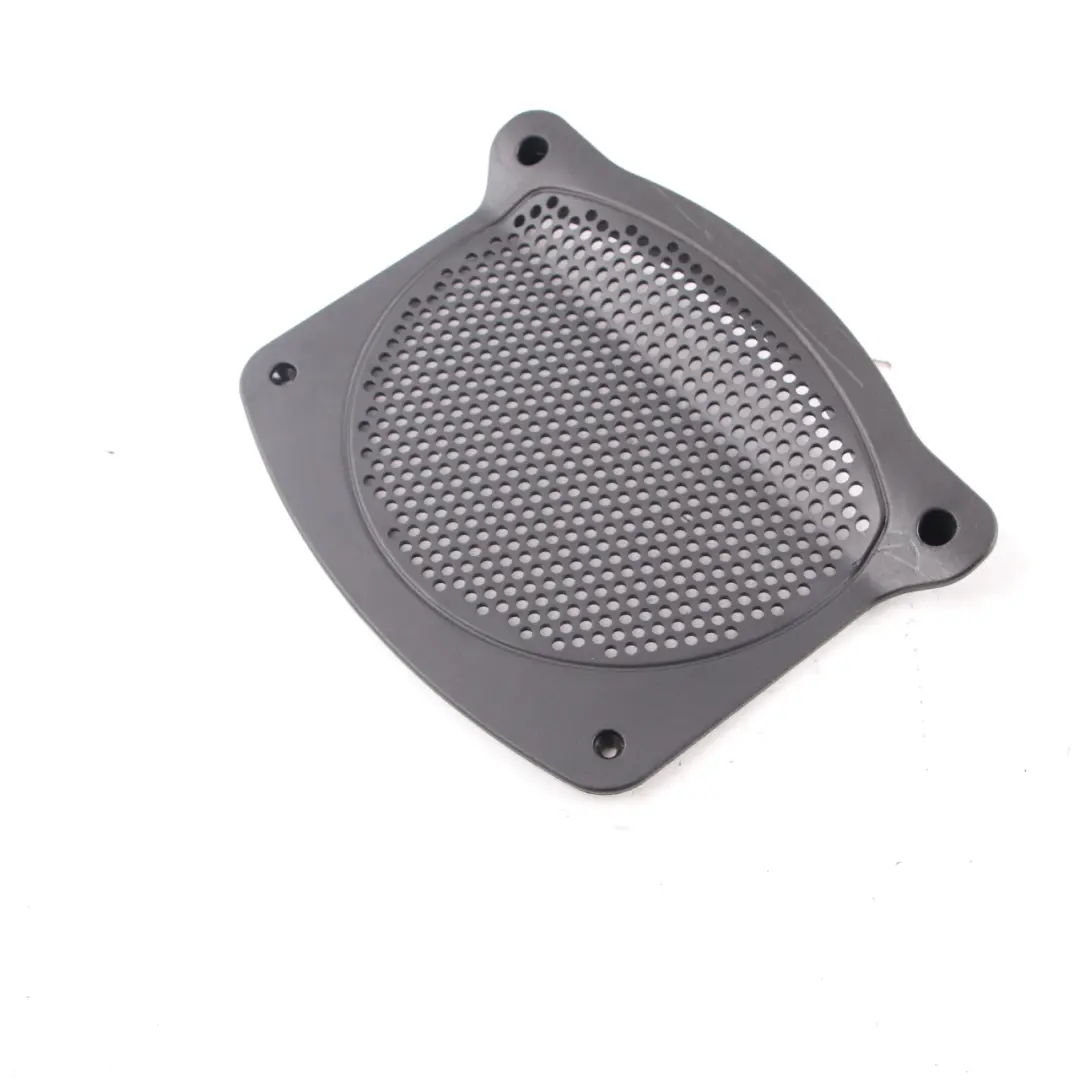 Cache Haut parleur BMW G30 G31 haut parleur graves avant gauche droite pour à propos du numéro de pièce 9355524 Cache Haut parleur BMW G30 G31 haut parleur graves avant gauche droite - SKU 9355524 - Numéro de pièce 9355524