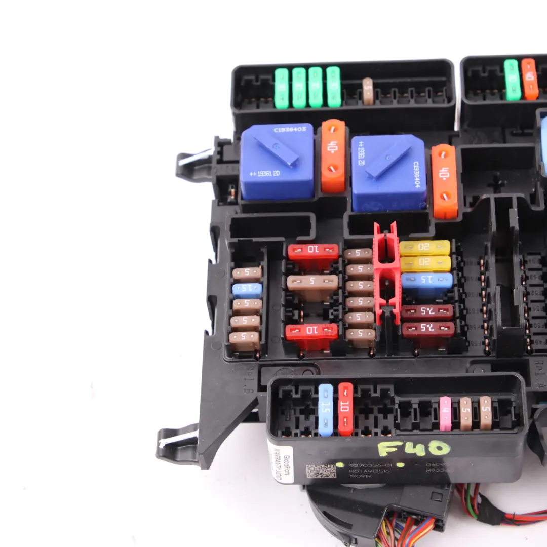 Boîte À Fusibles De Distribution Arrière pour BMW F40 F48 Mini F56 à propos du numéro de pièce 9360501 BMW F40 F48 Mini F56 Boîte À Fusibles De Distribution Arrière - SKU 9360501-2 - Numéro de pièce 9360501