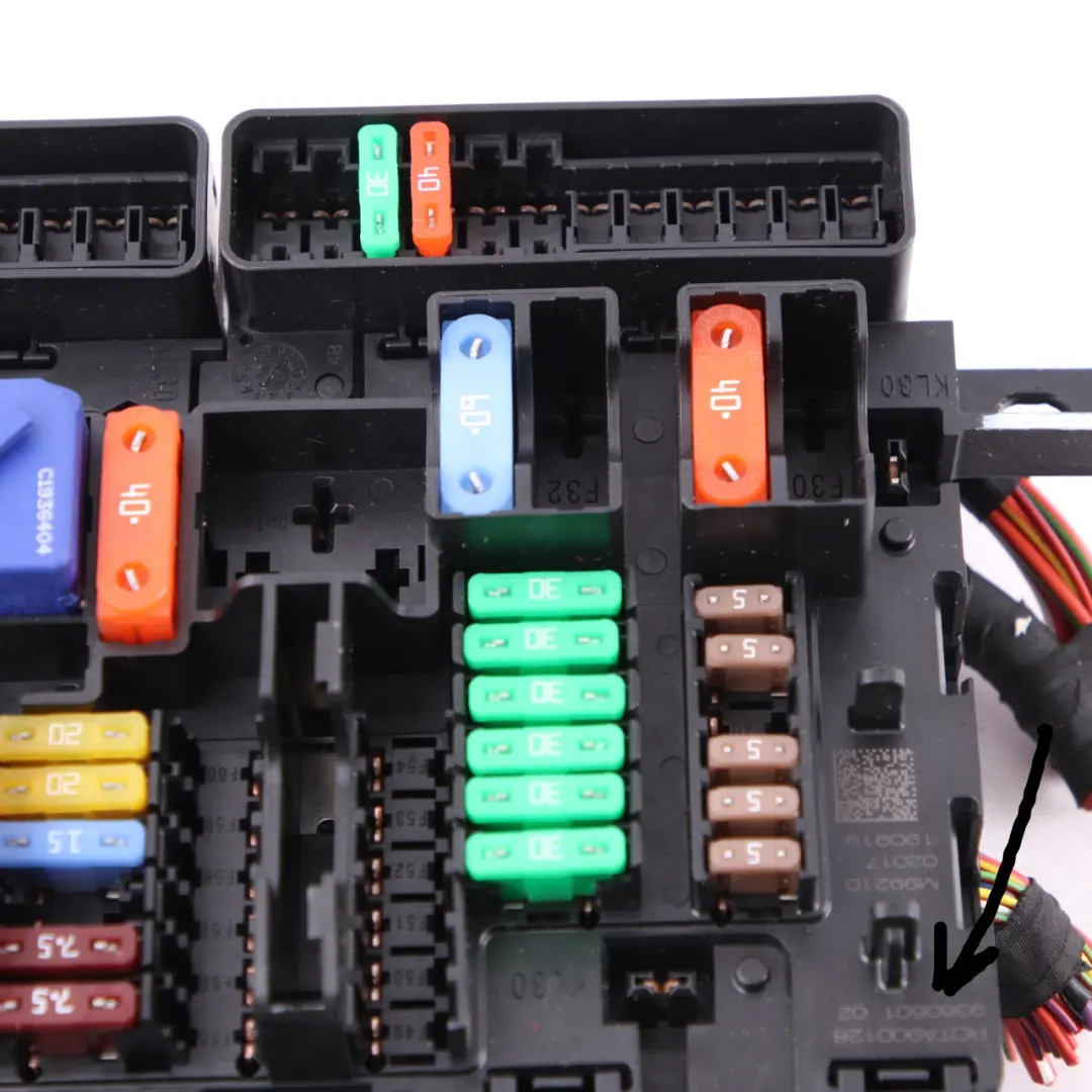 Caja Fusibles Distribución Trasera Caja Eléctricos para BMW F40 F48 Mini F56 con número de pieza 9360501 BMW F40 F48 Mini F56 Caja Fusibles Distribución Trasera Caja Eléctricos - SKU 9360501-2 - Número de pieza 9360501