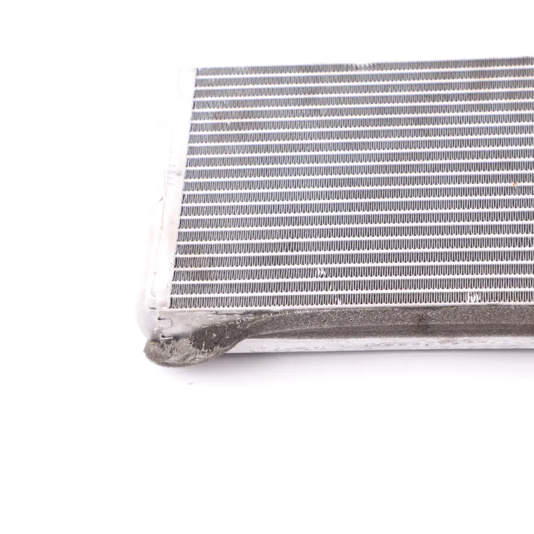 Nagrzewnica Wymiennik Ciepła do BMW G11 G30 G31 o numerze 9361712 BMW G11 G30 G31 Nagrzewnica Wymiennik Ciepła - SKU 9361712 - Numer Części 9361712